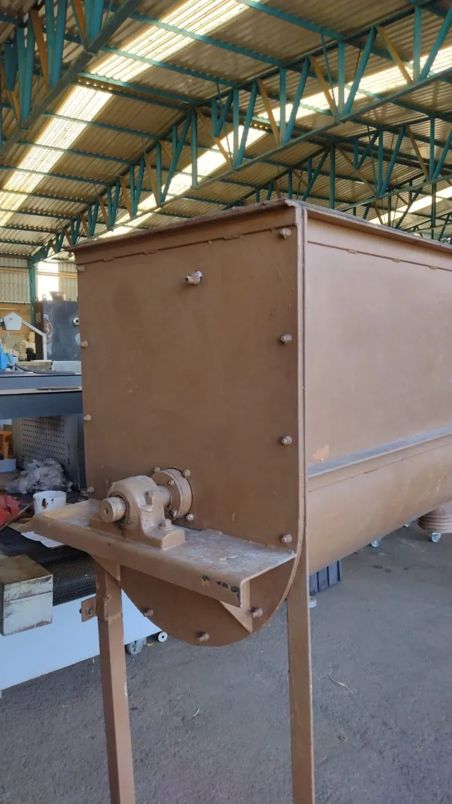 misturador-ribbon-blender-em-aco-carbono-1200-litros