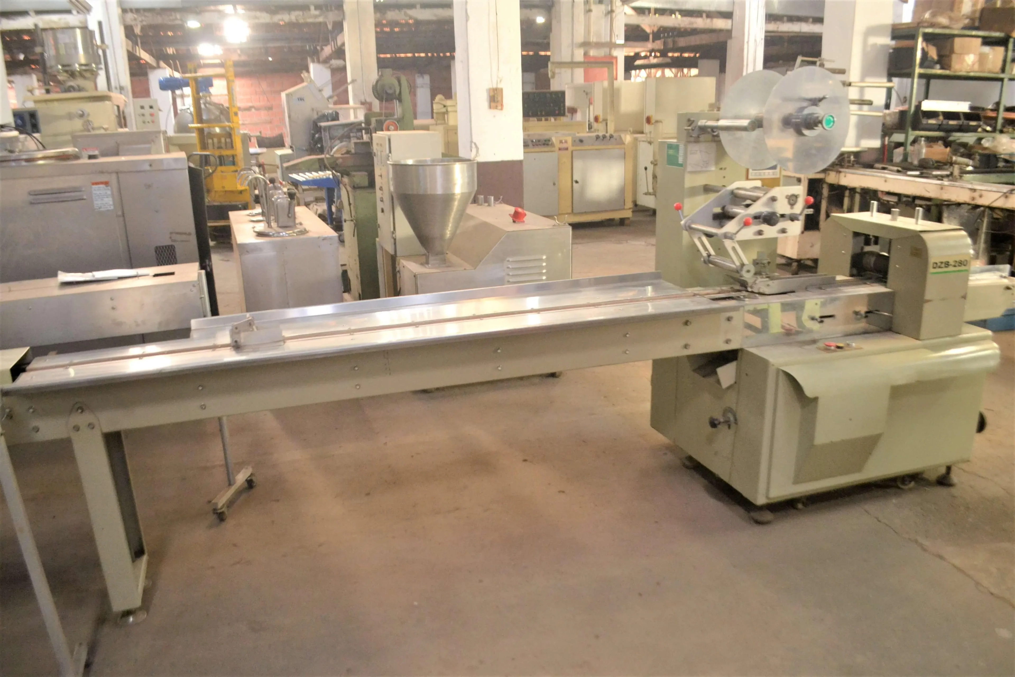 embaladora-flowpack-nanyang-food-modelo-dbz-280