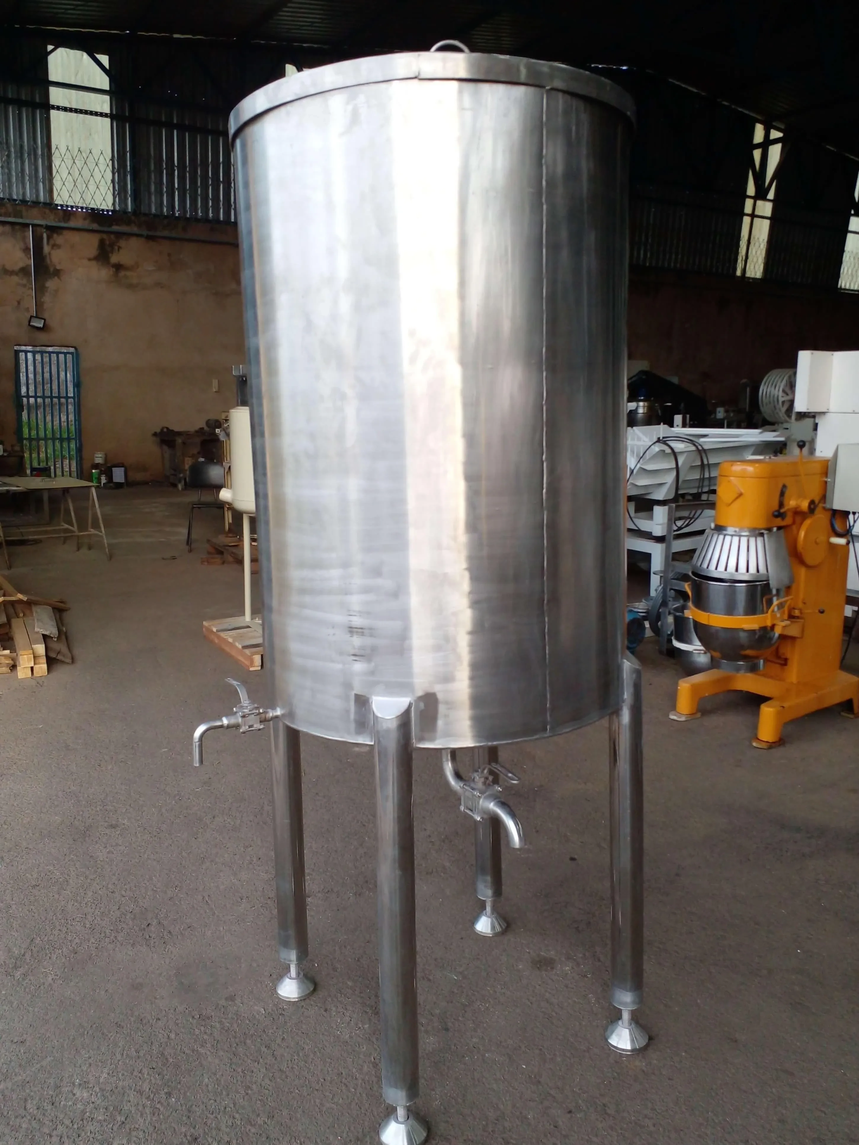 tanque-armazen-inox-cap-850-lts