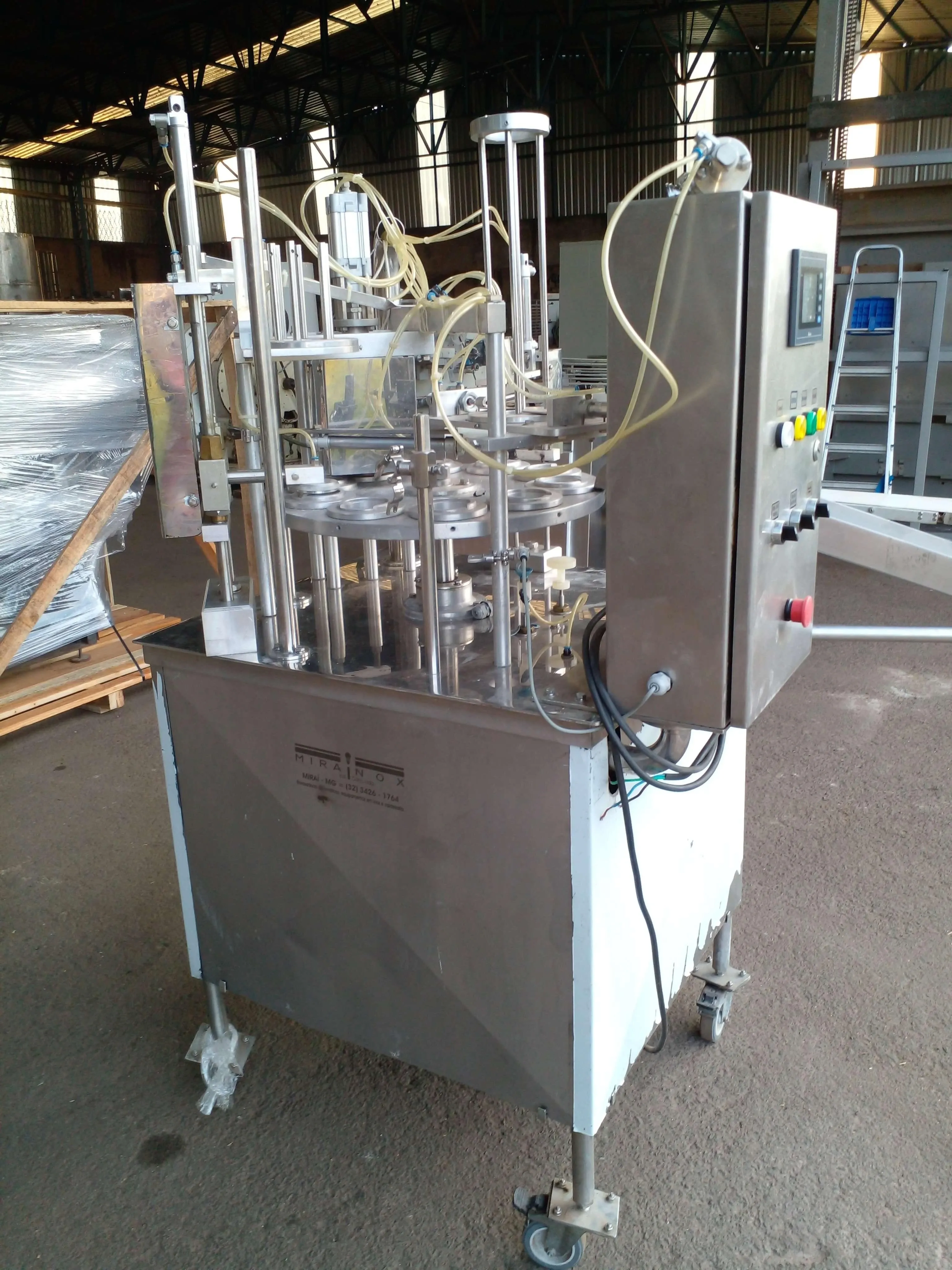 envasadora-semi-automatica-para-potes-marca-mirainox