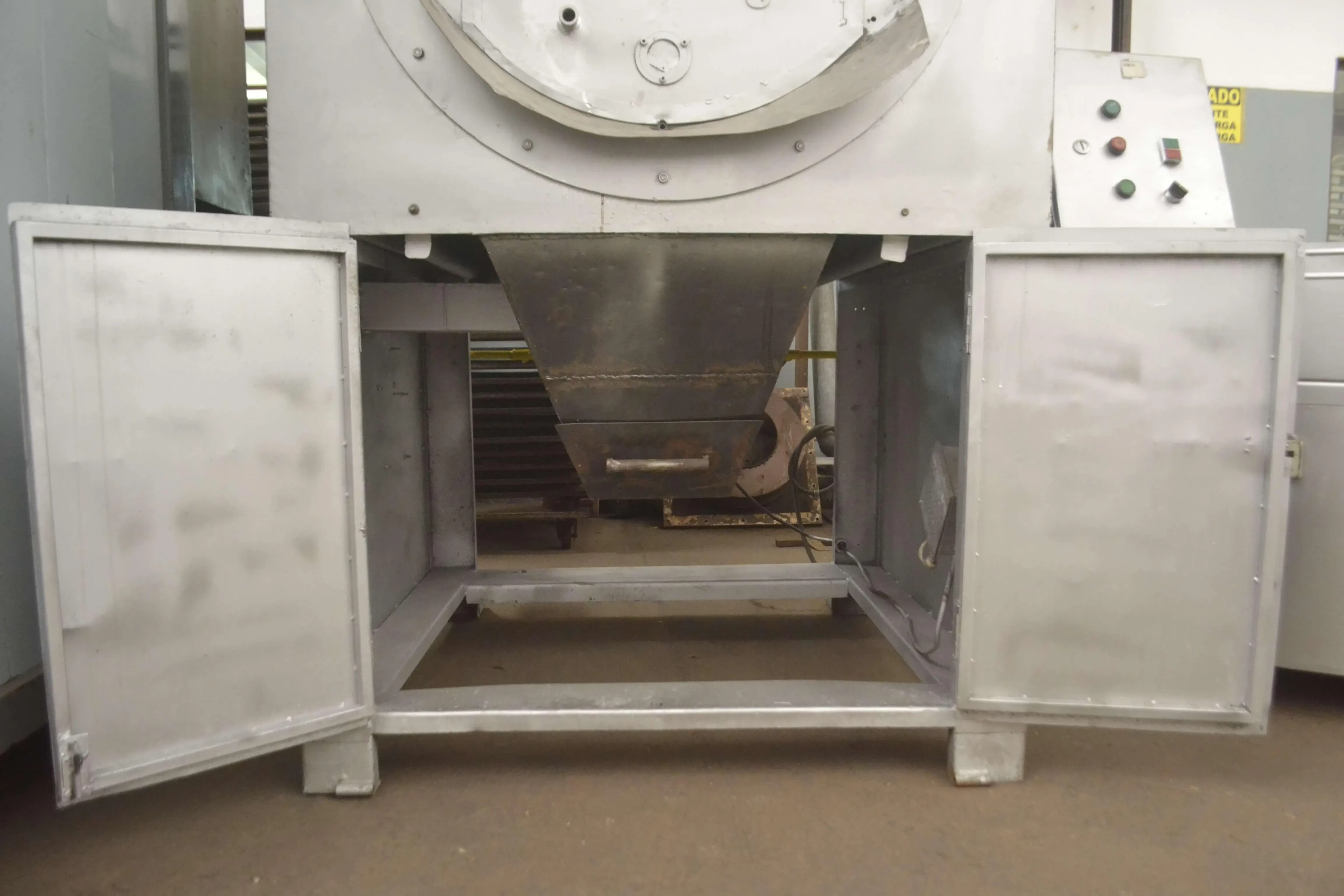 torrador-de-cafe-com-resfriador-capacidade-200-kg