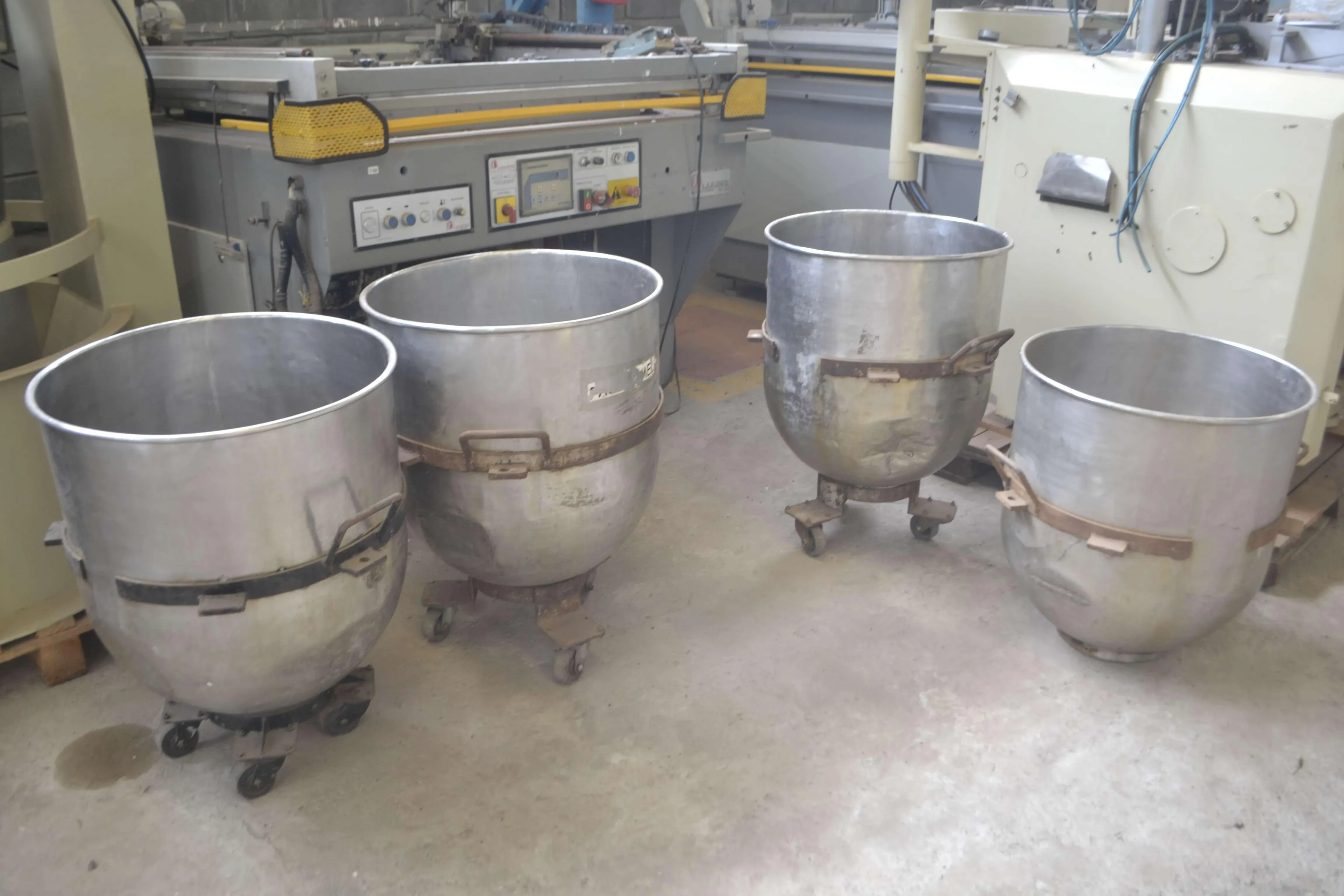 batedeira-capacidade-100-litros-marca-amadio