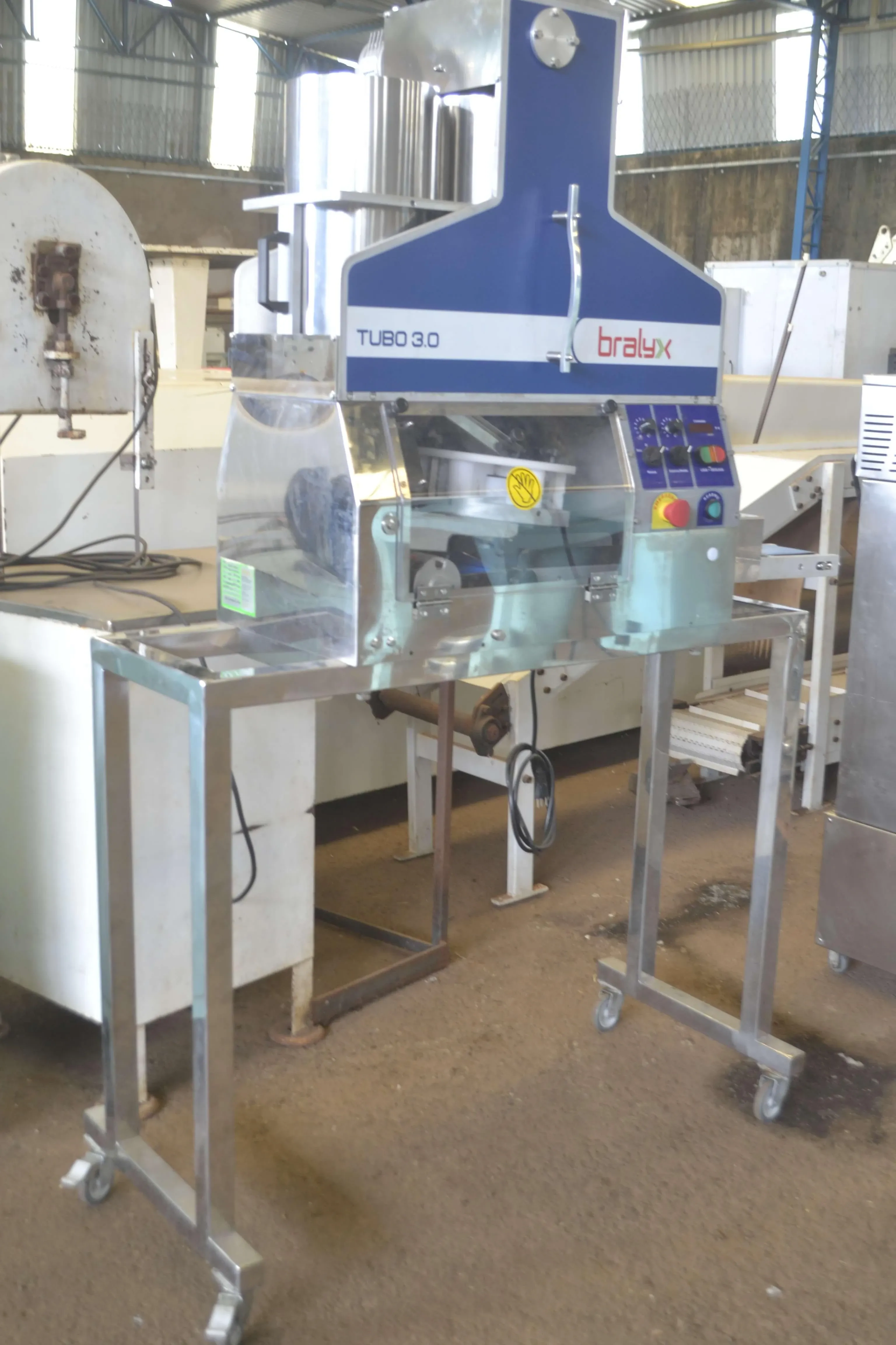 linha-para-fabricacao-de-docinhos-para-festas-marca-bralyx