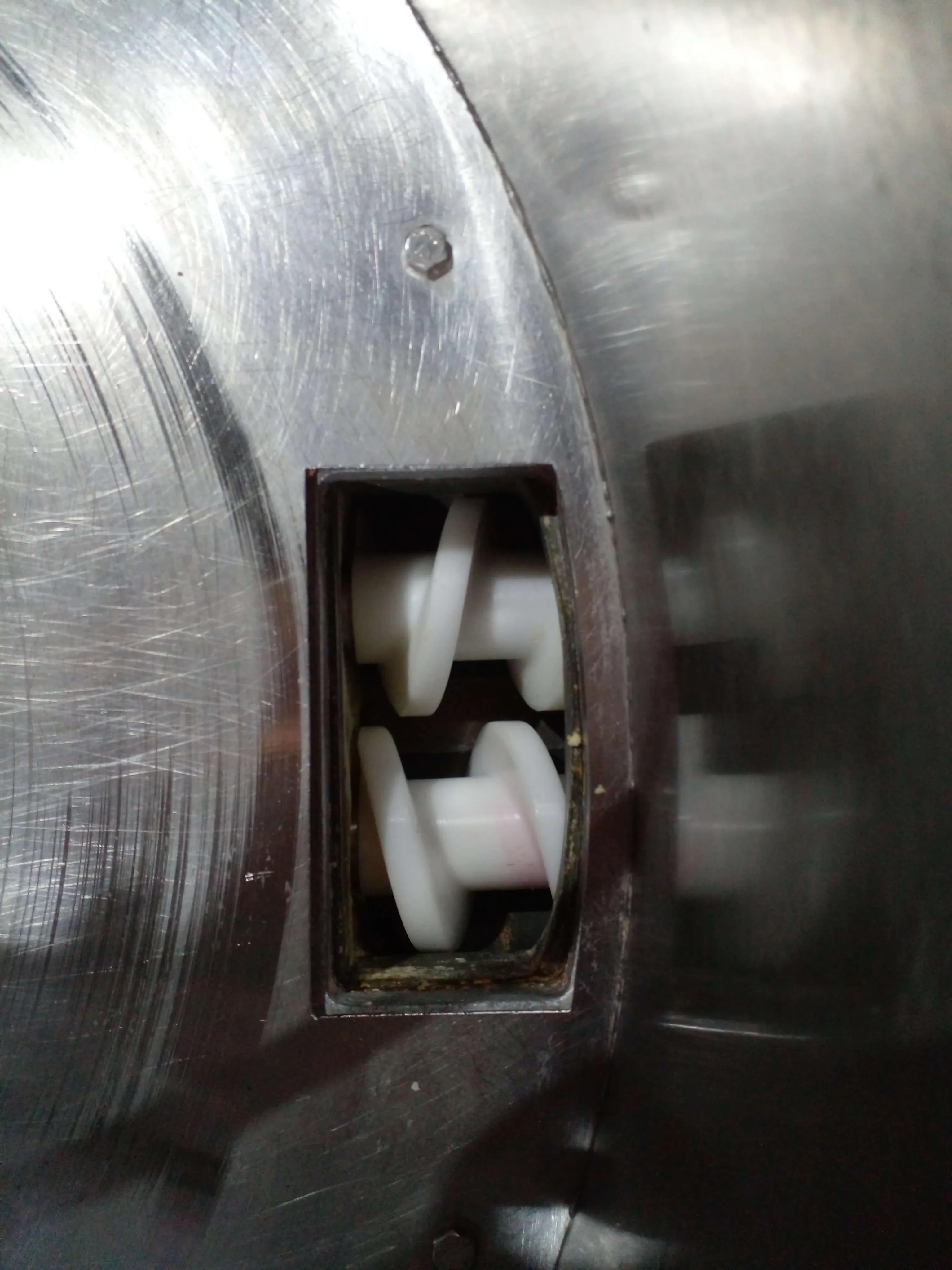 compactadeira-com-masseira-continua-capacidade-150-kg-h-marca-braslaer