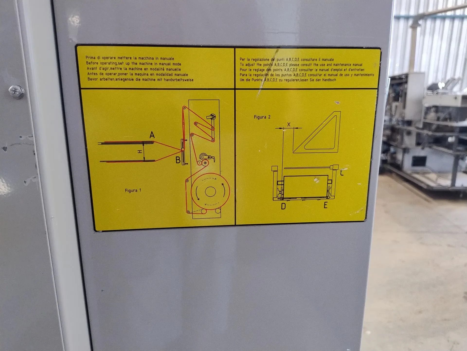 seladora-automatica-em-l-swrink-com-tunel-de-encolhimento-temorretracao-marca-smipack