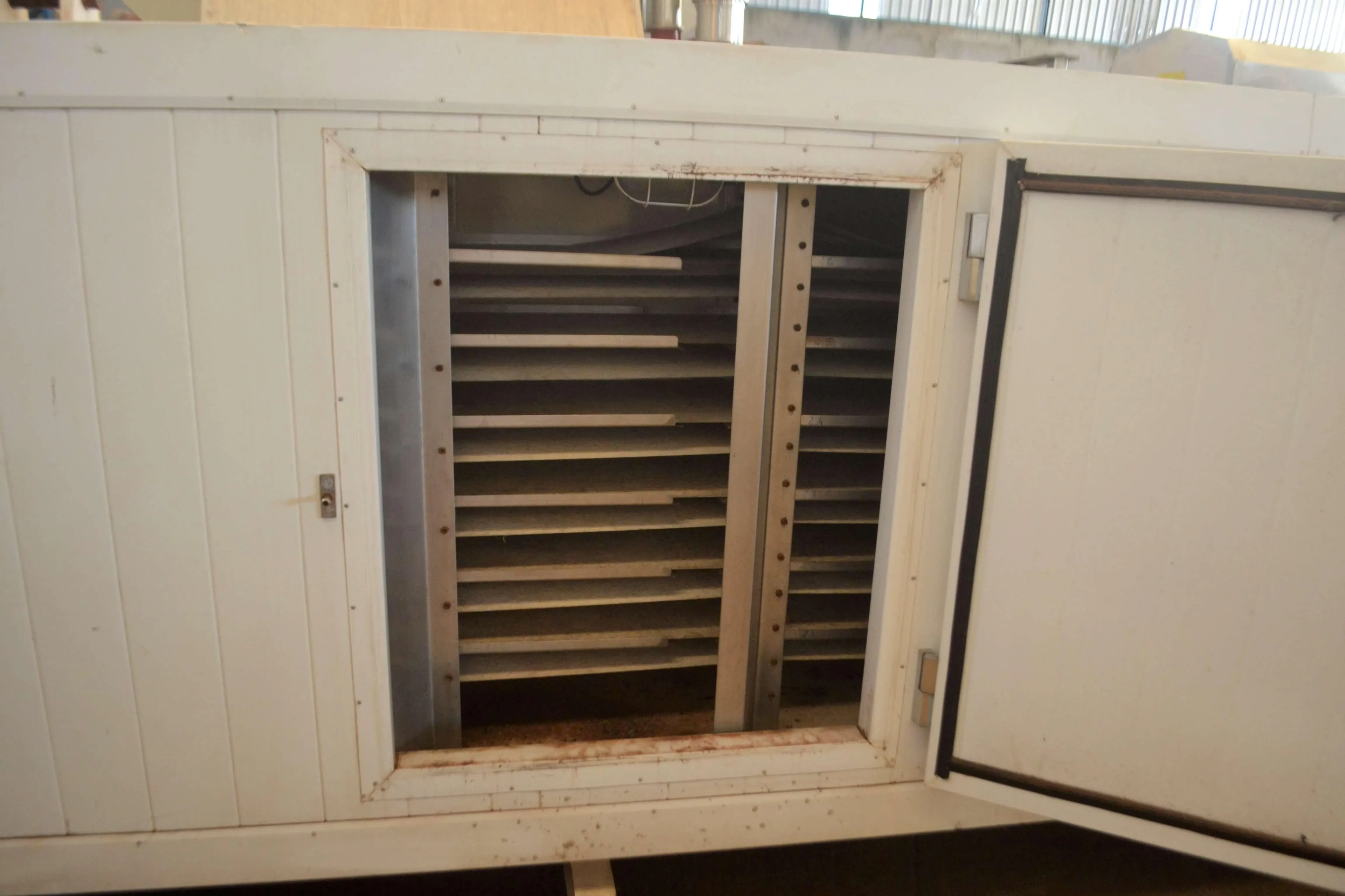 tunel-de-resfriamento-para-mastigaveis-12-cordoes-marca-remac