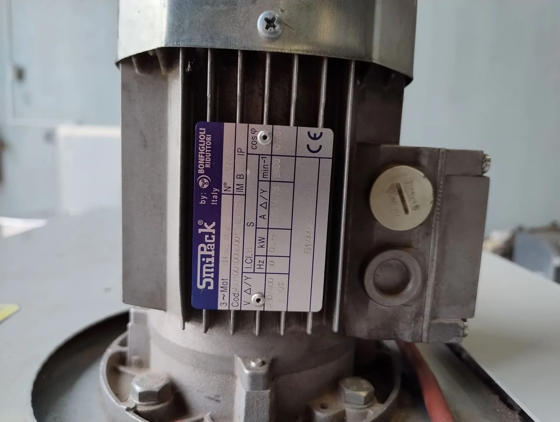 seladora-automatica-em-l-swrink-com-tunel-de-encolhimento-temorretracao-marca-smipack