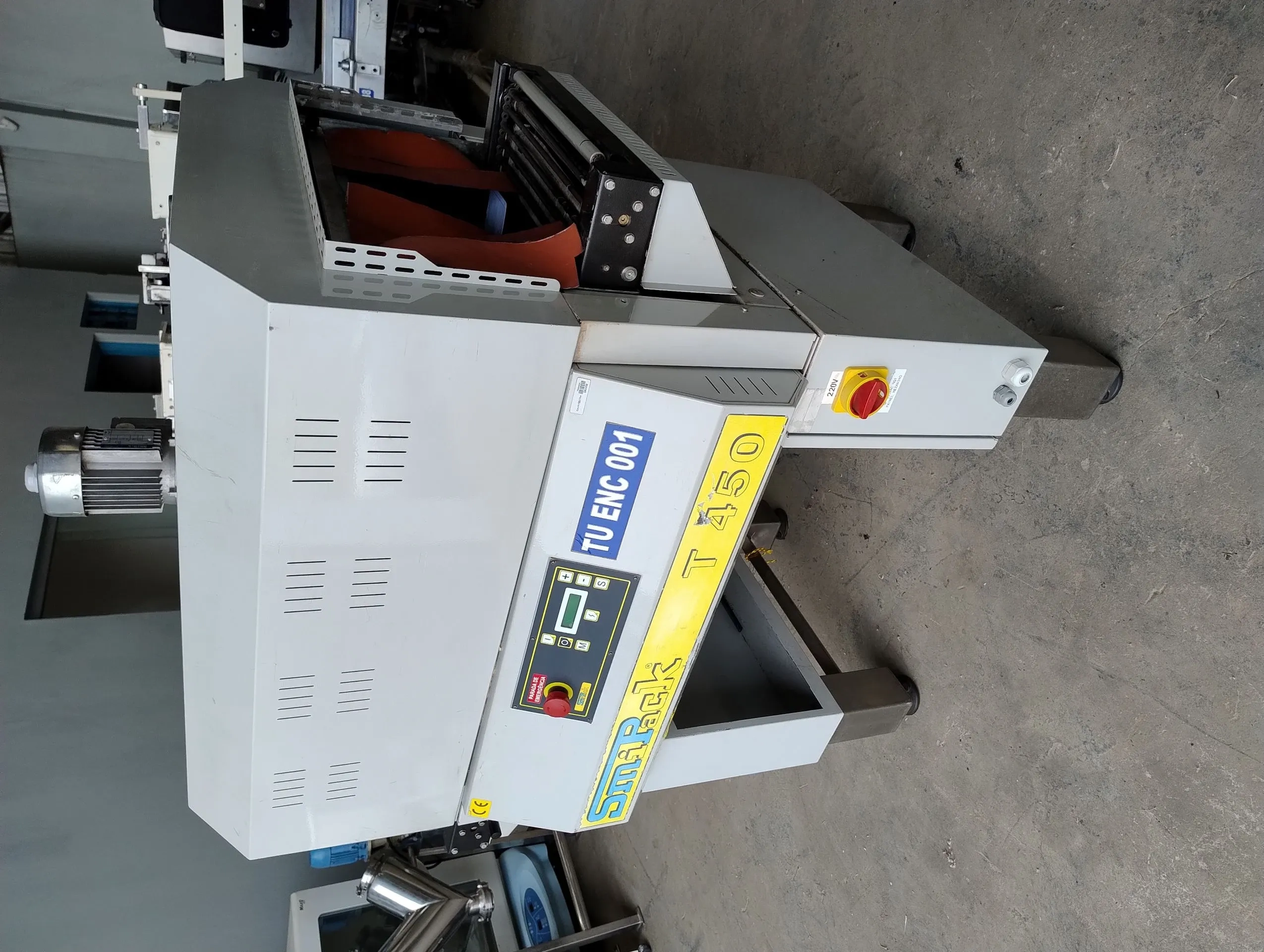 seladora-automatica-em-l-swrink-com-tunel-de-encolhimento-temorretracao-marca-smipack