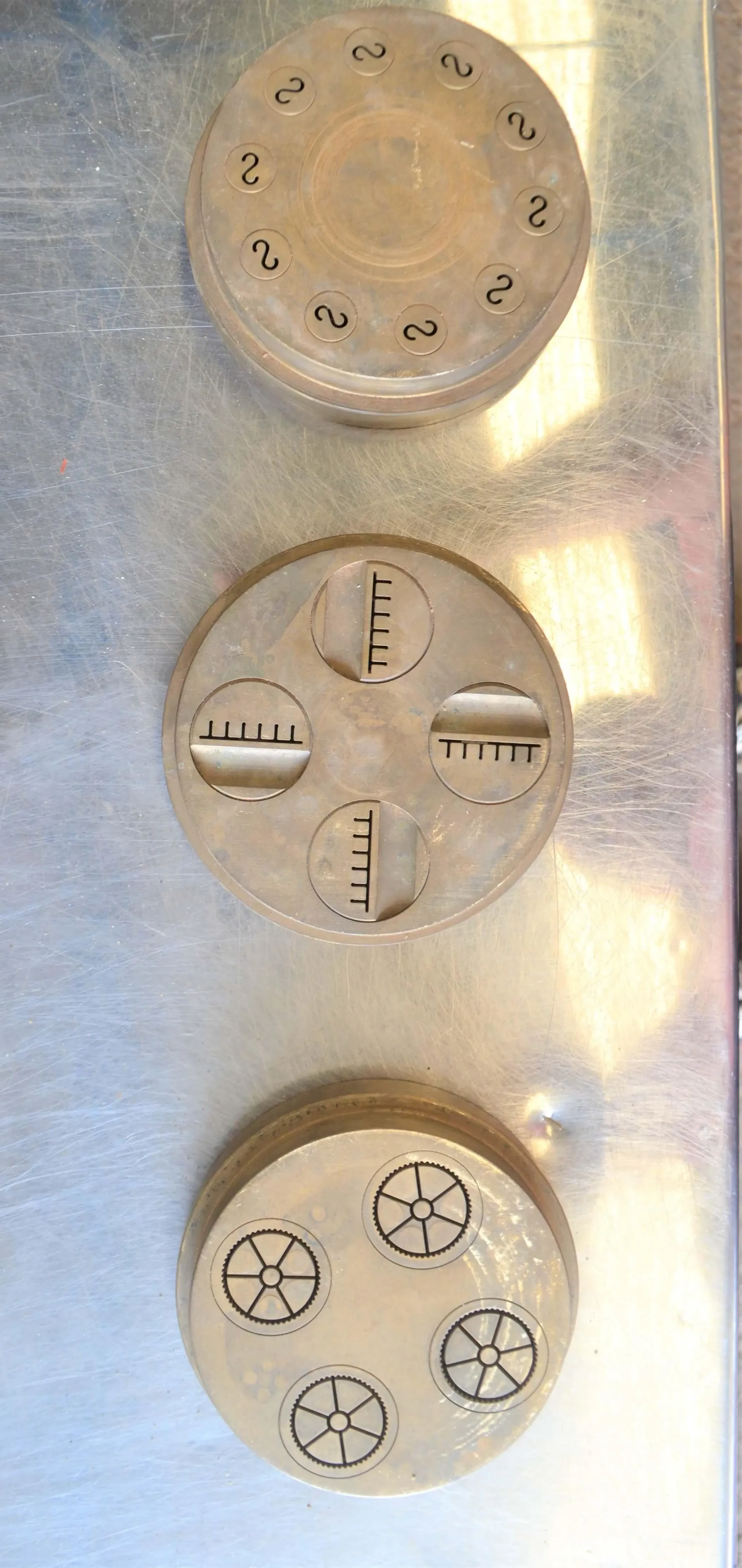 masseira-esfolhadeira-e-extrusora-capacidade-25-kg-hora-marca-pama-roma