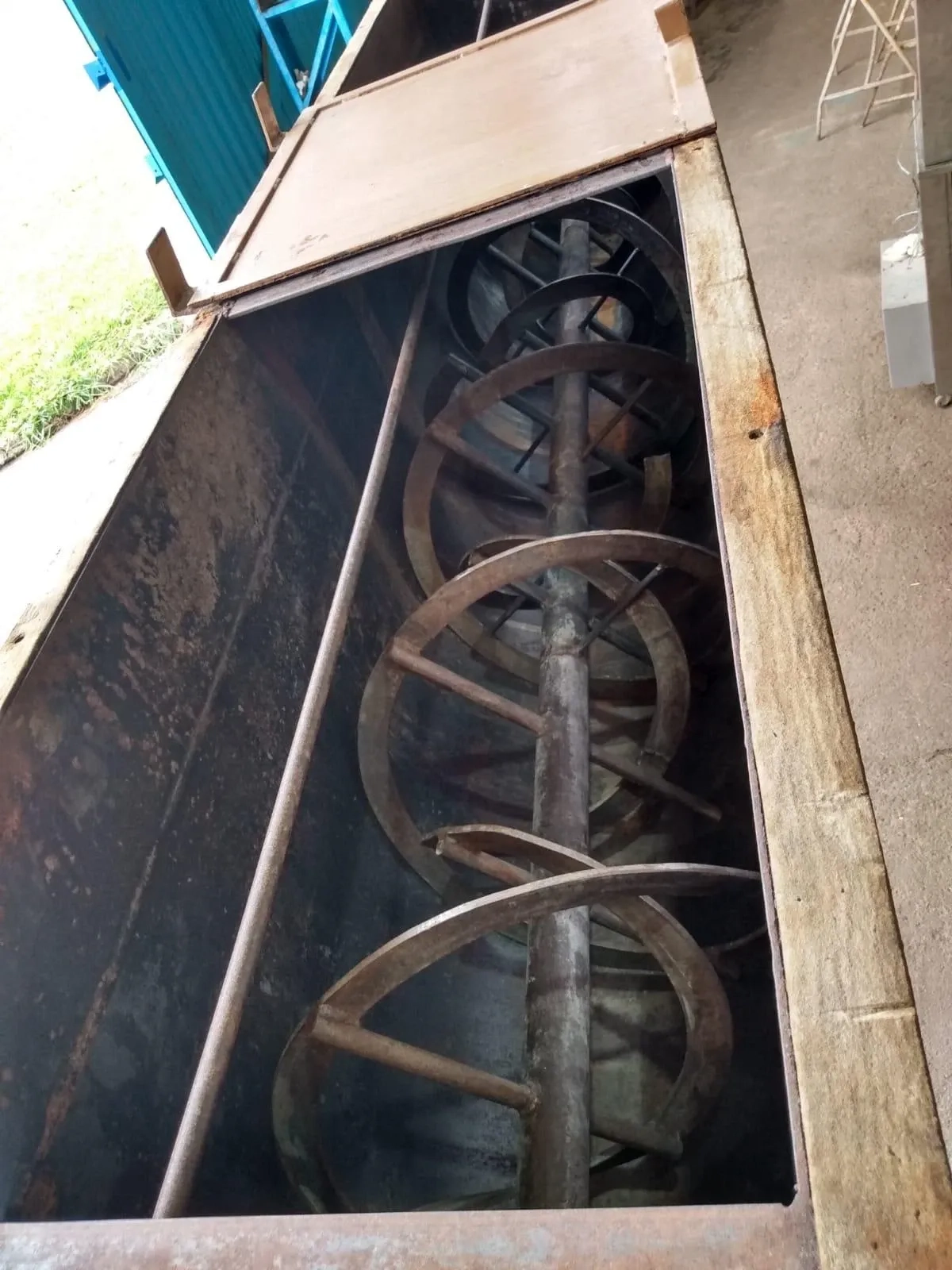 misturador-ribbon-blender-em-aco-carbono-1200-litros