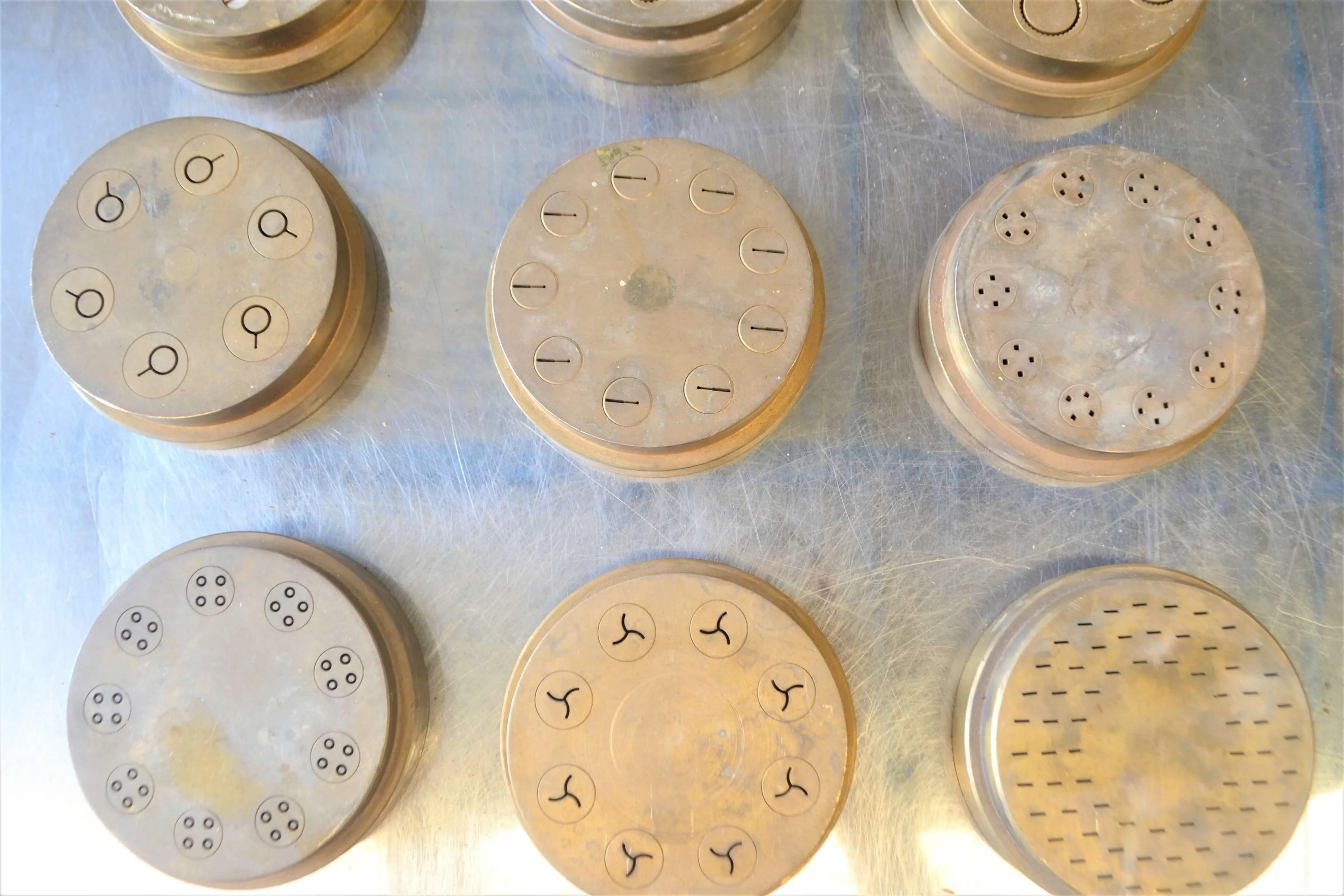 masseira-esfolhadeira-e-extrusora-capacidade-25-kg-hora-marca-pama-roma