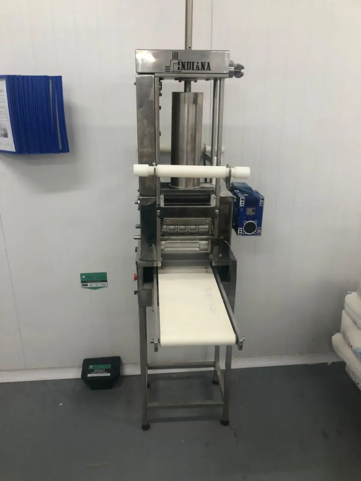 formadora-e-recheadora-de-pastel-e-ravioli-120-kg-h-marca-indiana