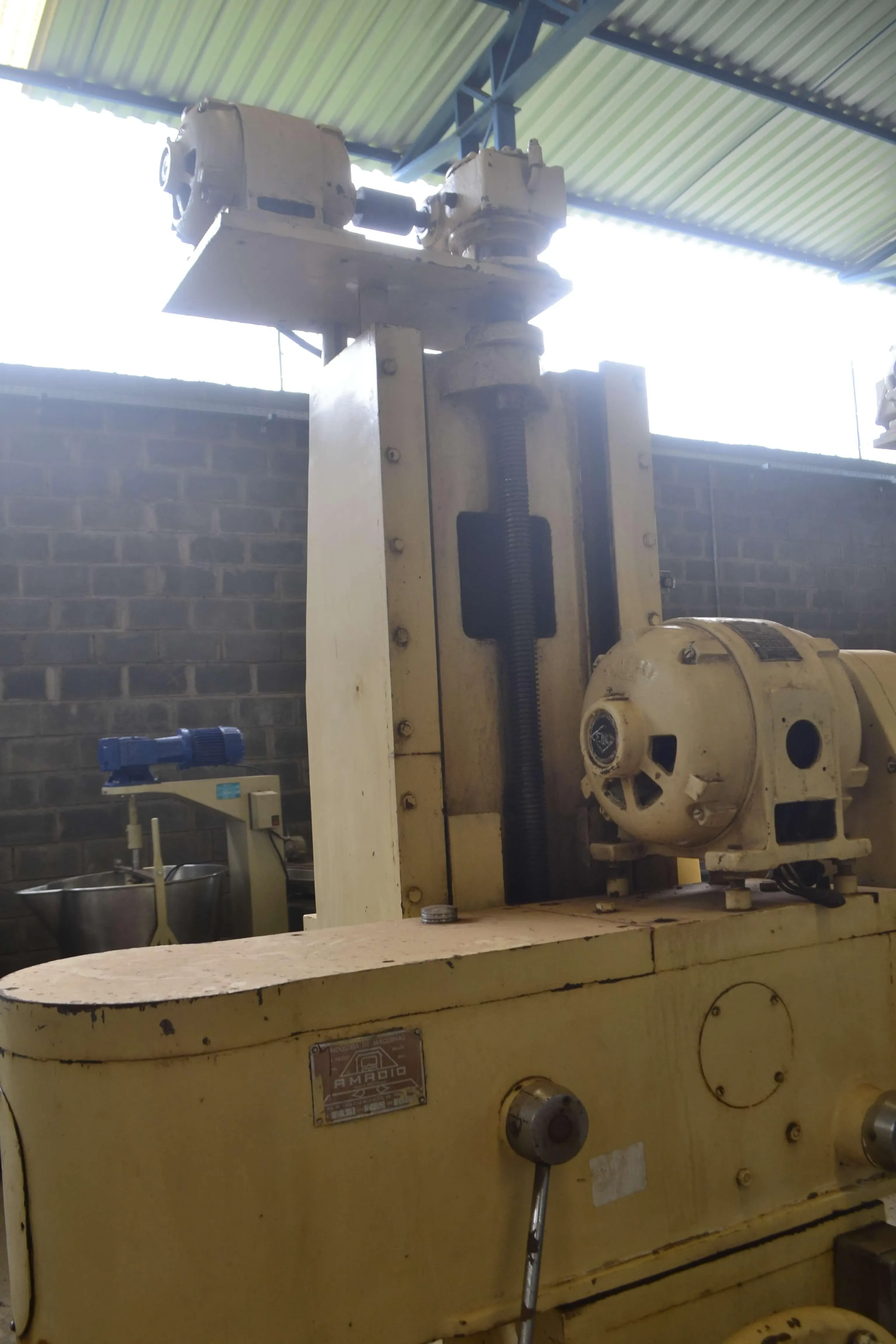 batedeira-capacidade-100-litros-marca-amadio