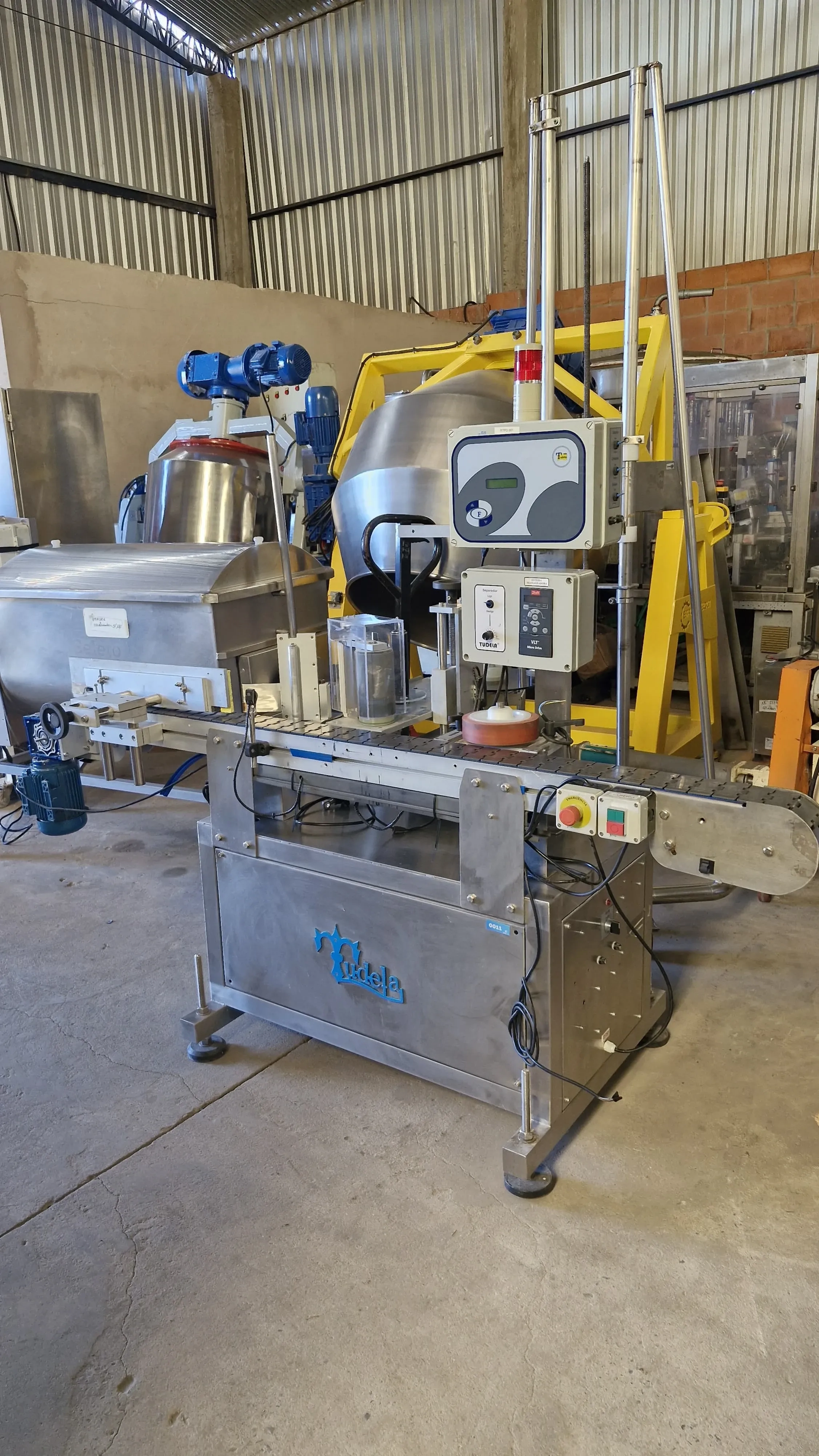 rotuladora-autoadesiva-para-frascos-cilin