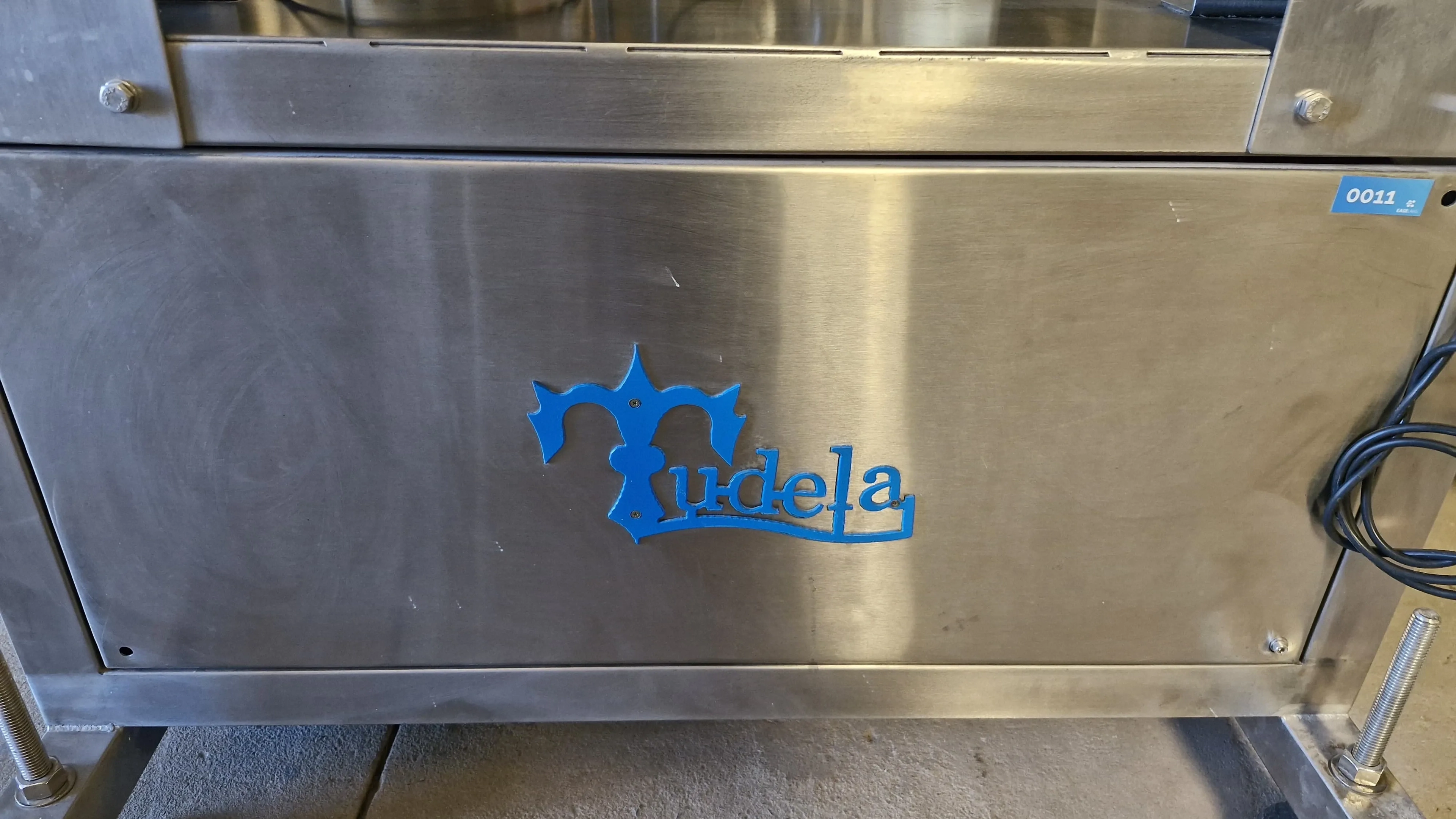 rotuladora-autoadesiva-para-frascos-cilin