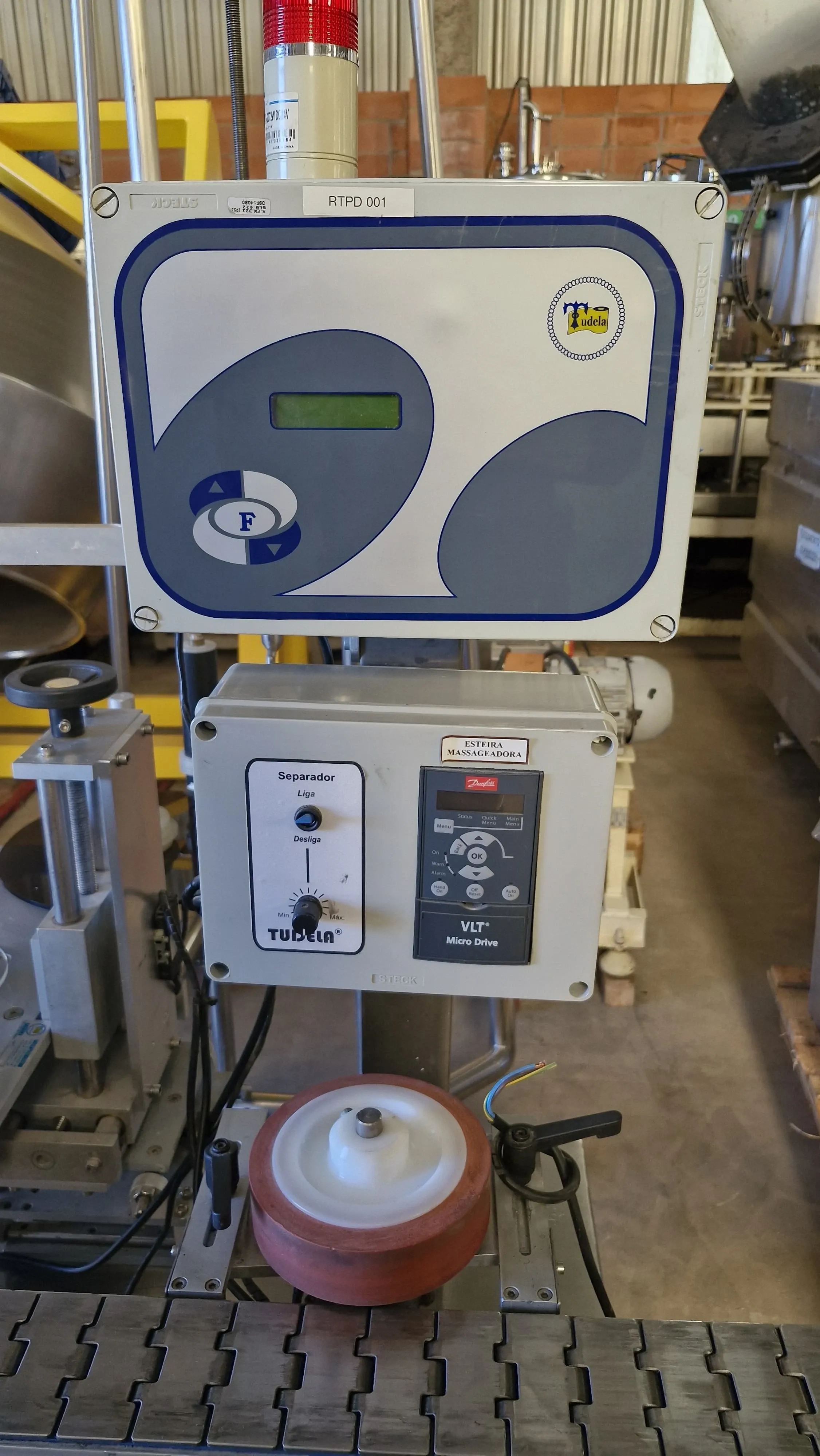 rotuladora-autoadesiva-para-frascos-cilin