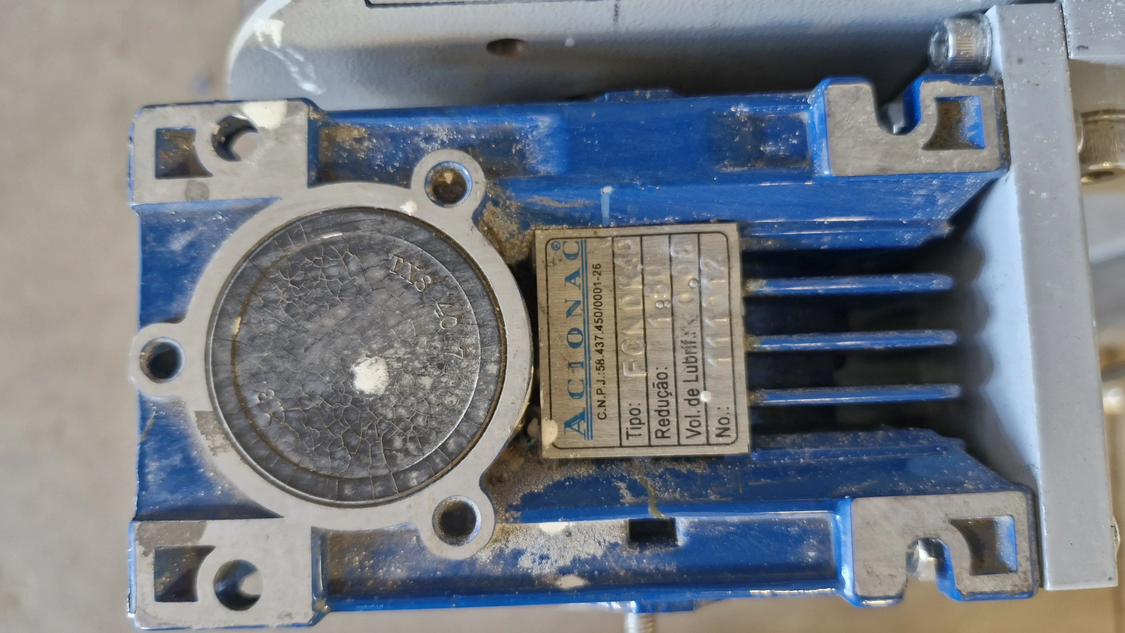 rotuladora-autoadesiva-para-frascos-cilin