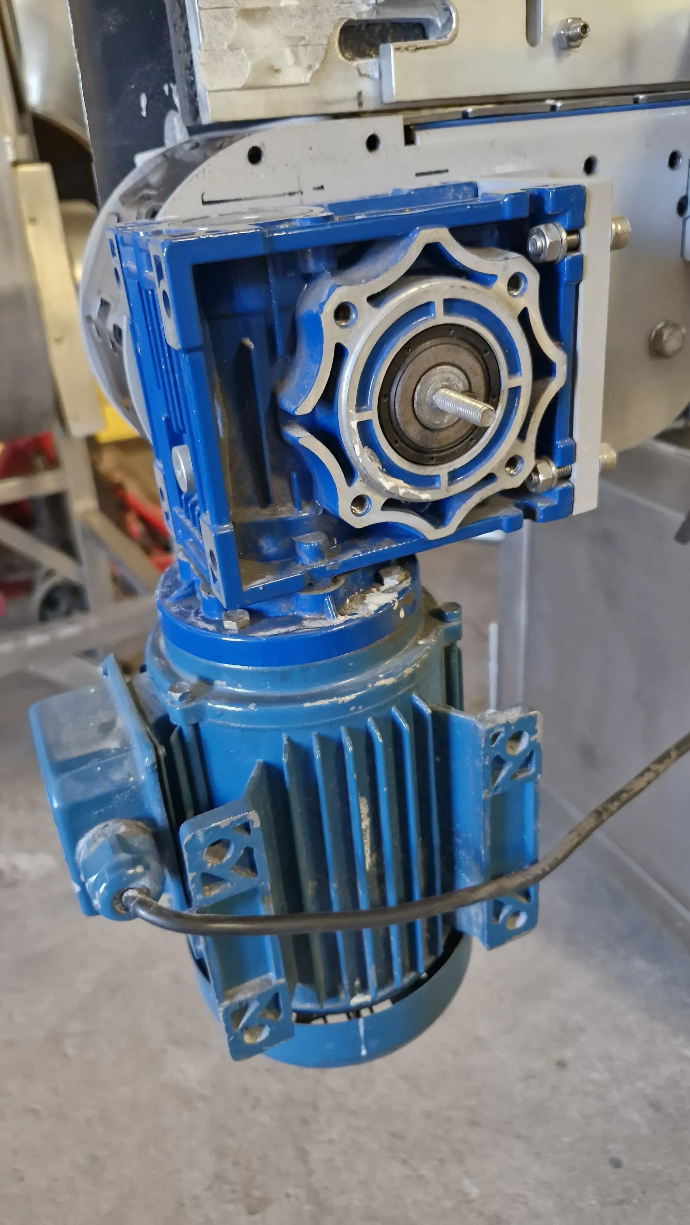 rotuladora-autoadesiva-para-frascos-cilin