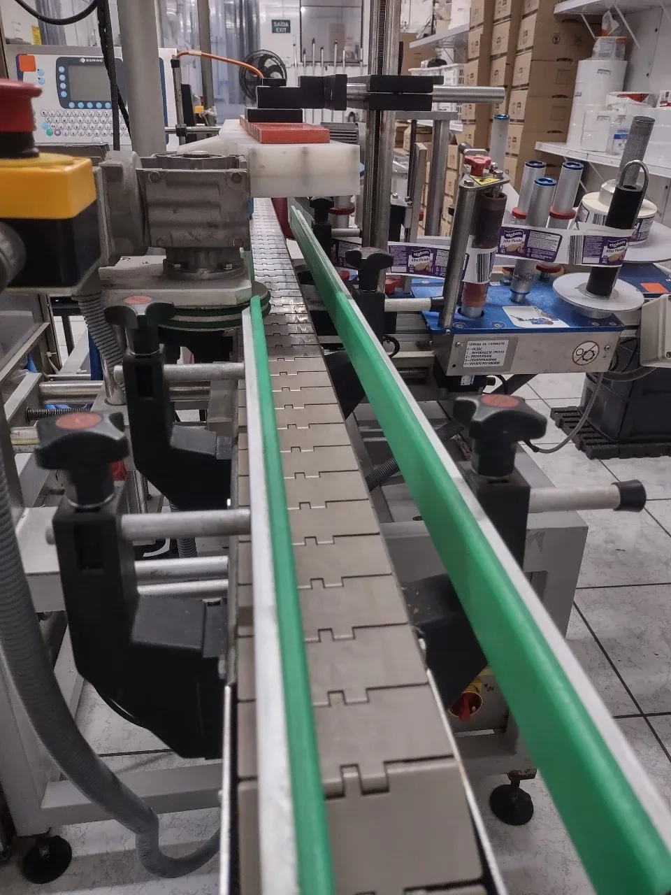 para-frasco-cilindrico-auto-adesivo-p-e-marca-latina-labelers