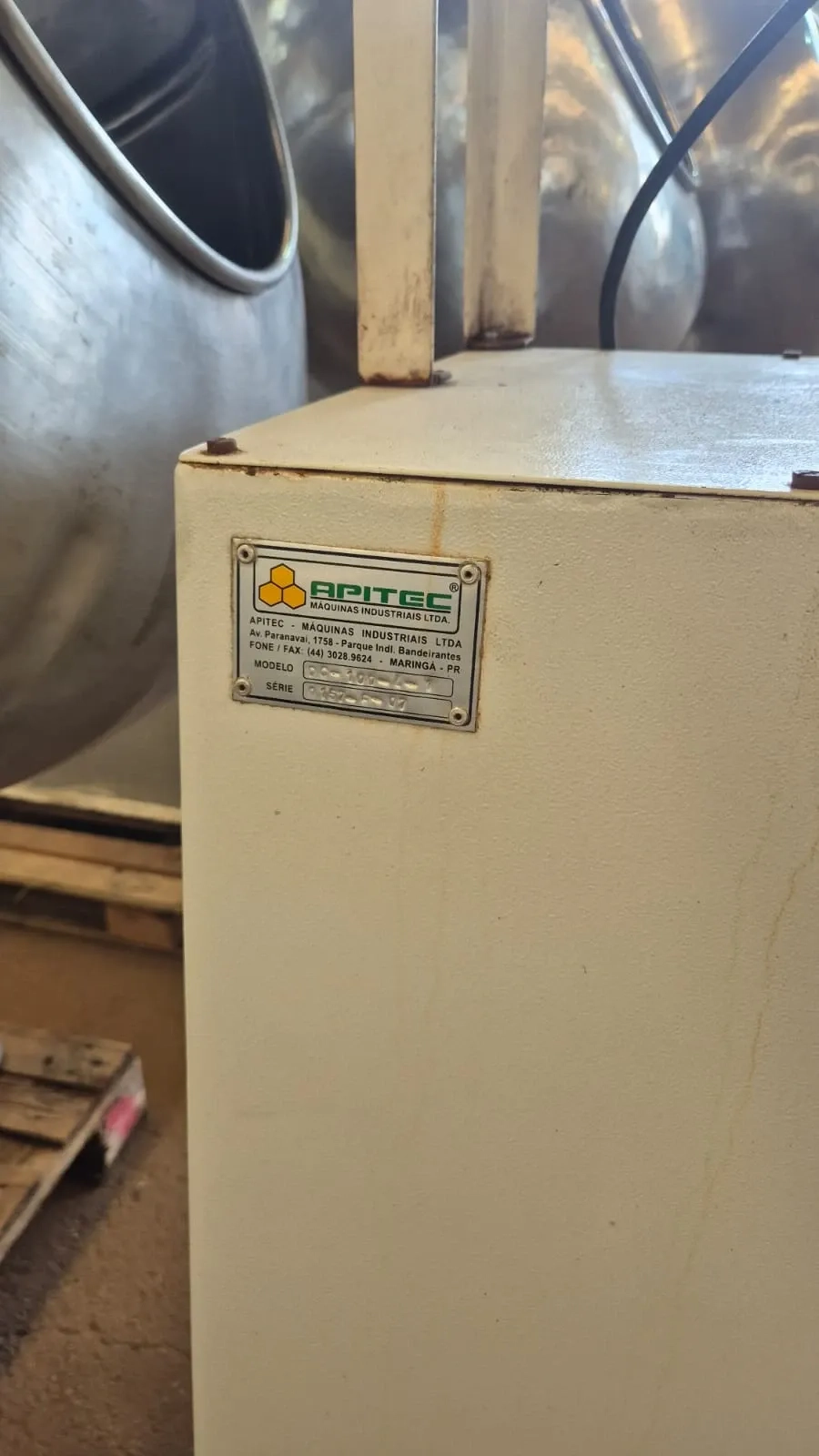 drageadeira-lisae-aproximada-300-litros