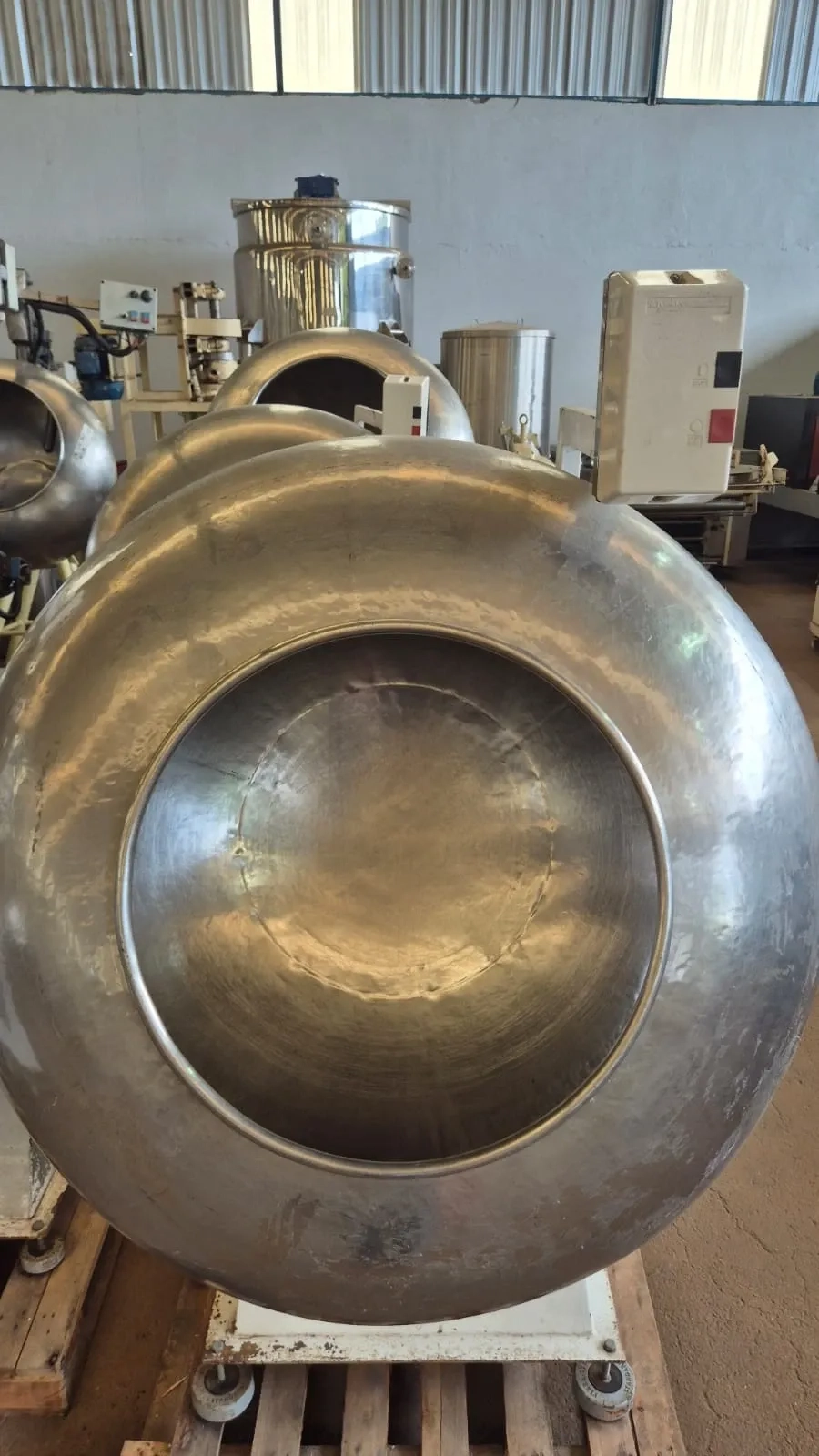 drageadeira-marca-incapi-capacidade-aproximada-250lts