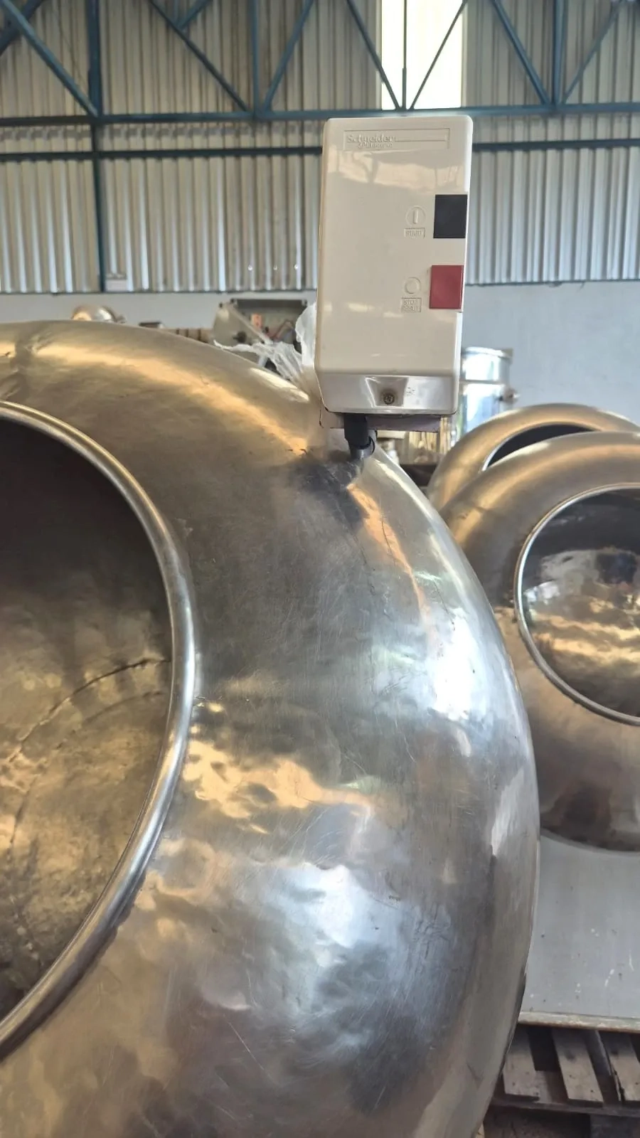 drageadeira-marca-incapi-capacidade-aproximada-250-litros