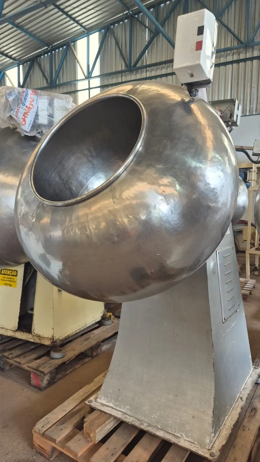 drageadeira-marca-incapi-capacidade-aproximada-250-litros