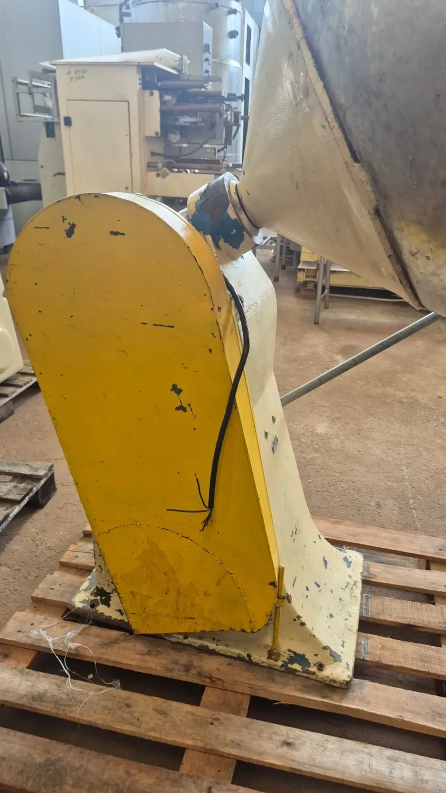 drageadeira-formato-tipo-pera-350-litros