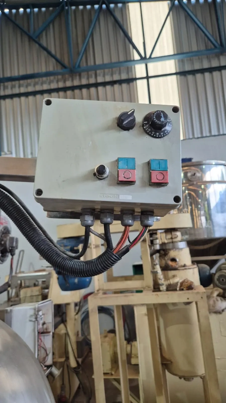 drageadeira-com-aletas-internas-e-insuflador-de-ar-quente