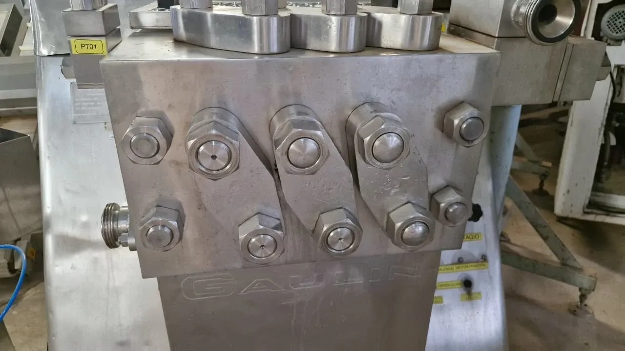 homogeneizador-alta-pressao-capacidade-6000-litros-gaulin