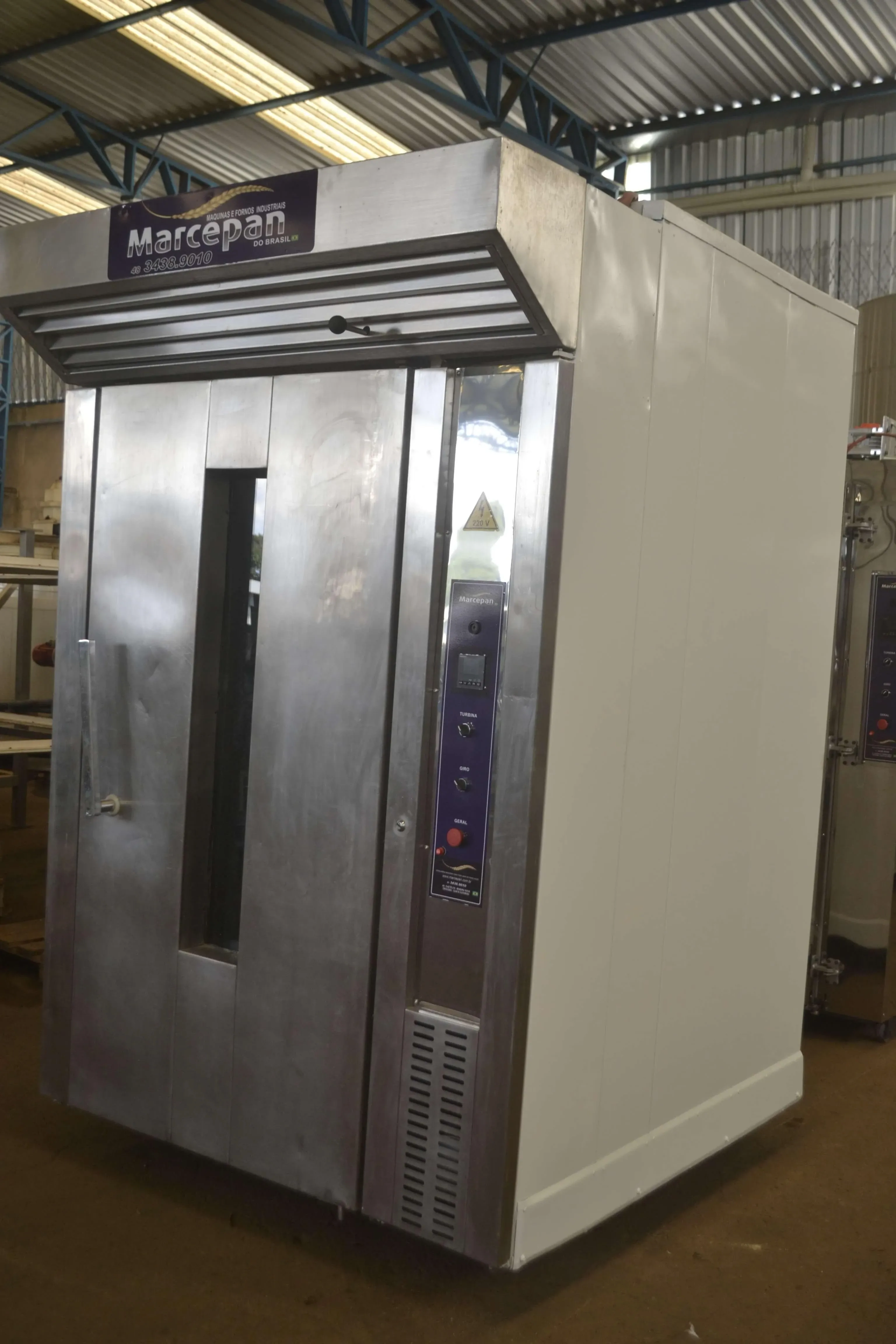 forno-rotativo-a-gas-um-carrinho-marca-haas-reformado-pela-marcepan