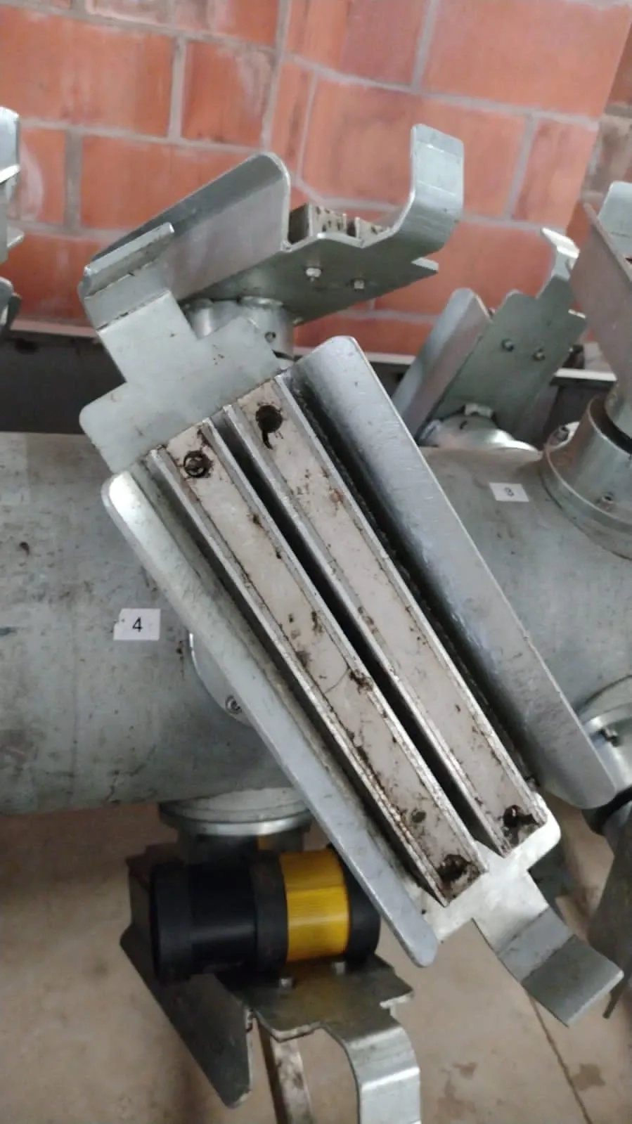 a-centrifuga-para-ovos-chocolate-com-28-livros-nks-ideal