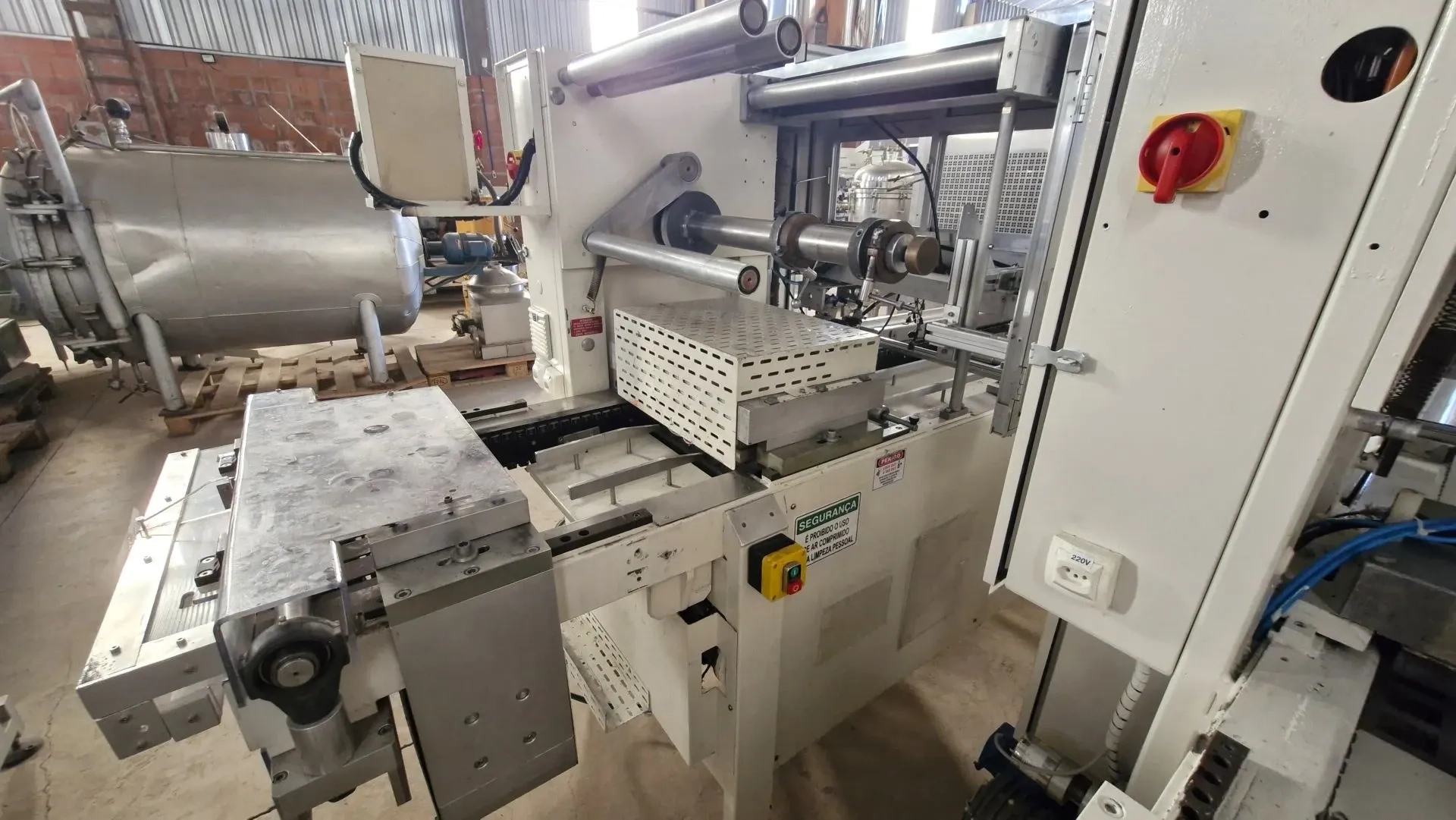 termoformadora-embaladora-blister-selovac-mod-220-plus