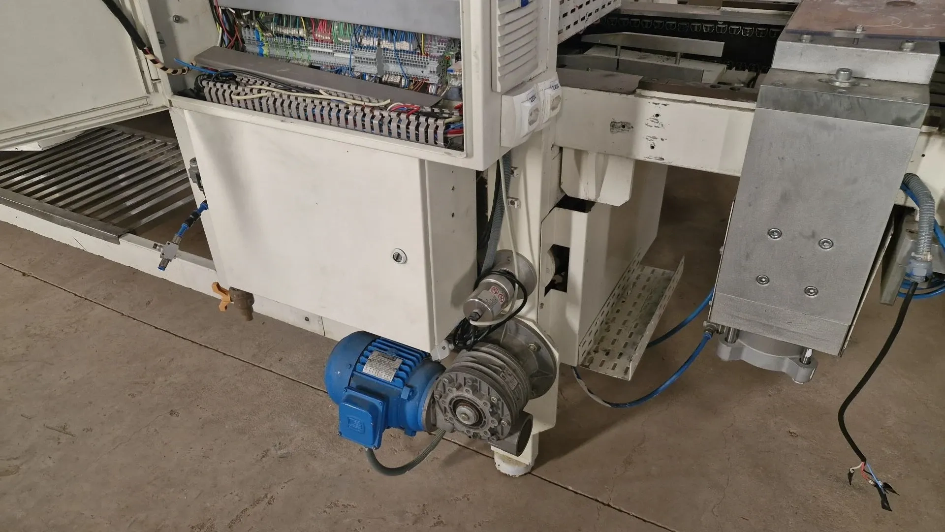 termoformadora-embaladora-blister-selovac-mod-220-plus