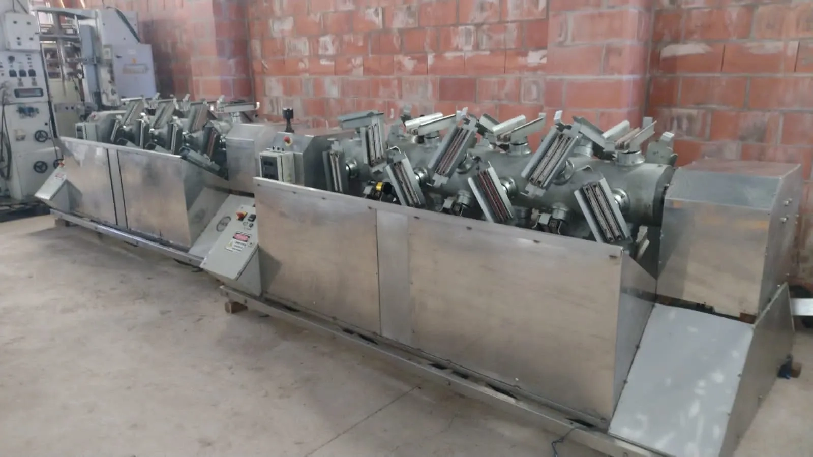 a-centrifuga-para-ovos-chocolate-com-28-livros-nks-ideal