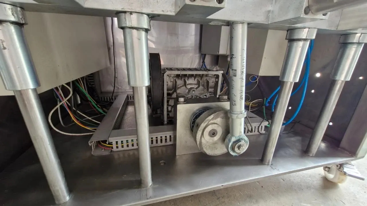 envasadora-linear-com-6-pistoes-marca-nelpas