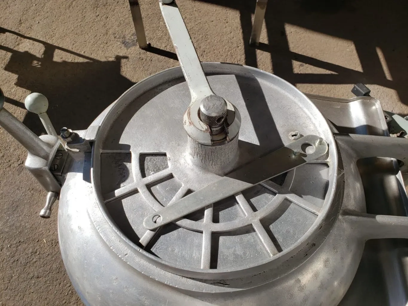 processador-de-alimentos-em-aco-inox-geiger-capacidade-40-litros