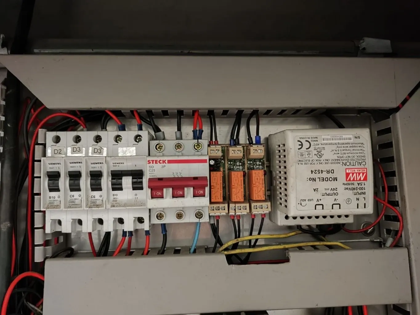 estufa-para-secagem-de-pos-e-granulados-marca-lawes