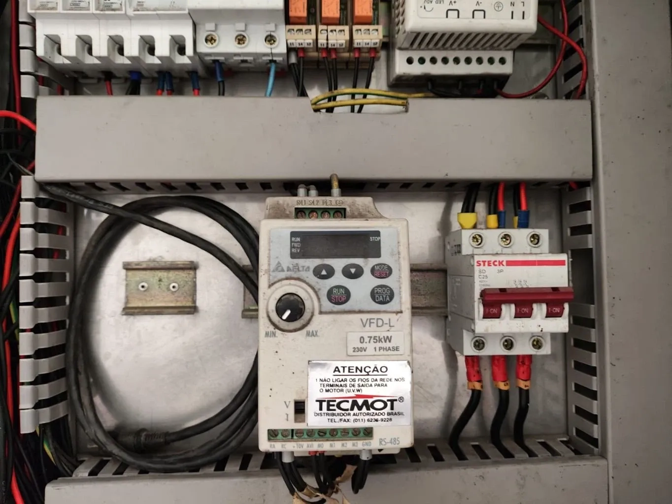 estufa-para-secagem-de-pos-e-granulados-marca-lawes
