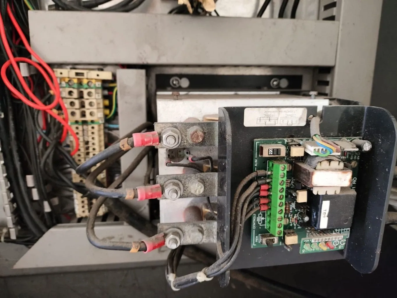 estufa-para-secagem-de-pos-e-granulados-marca-lawes