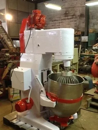 batedeira-planetaria-para-150-litros-321