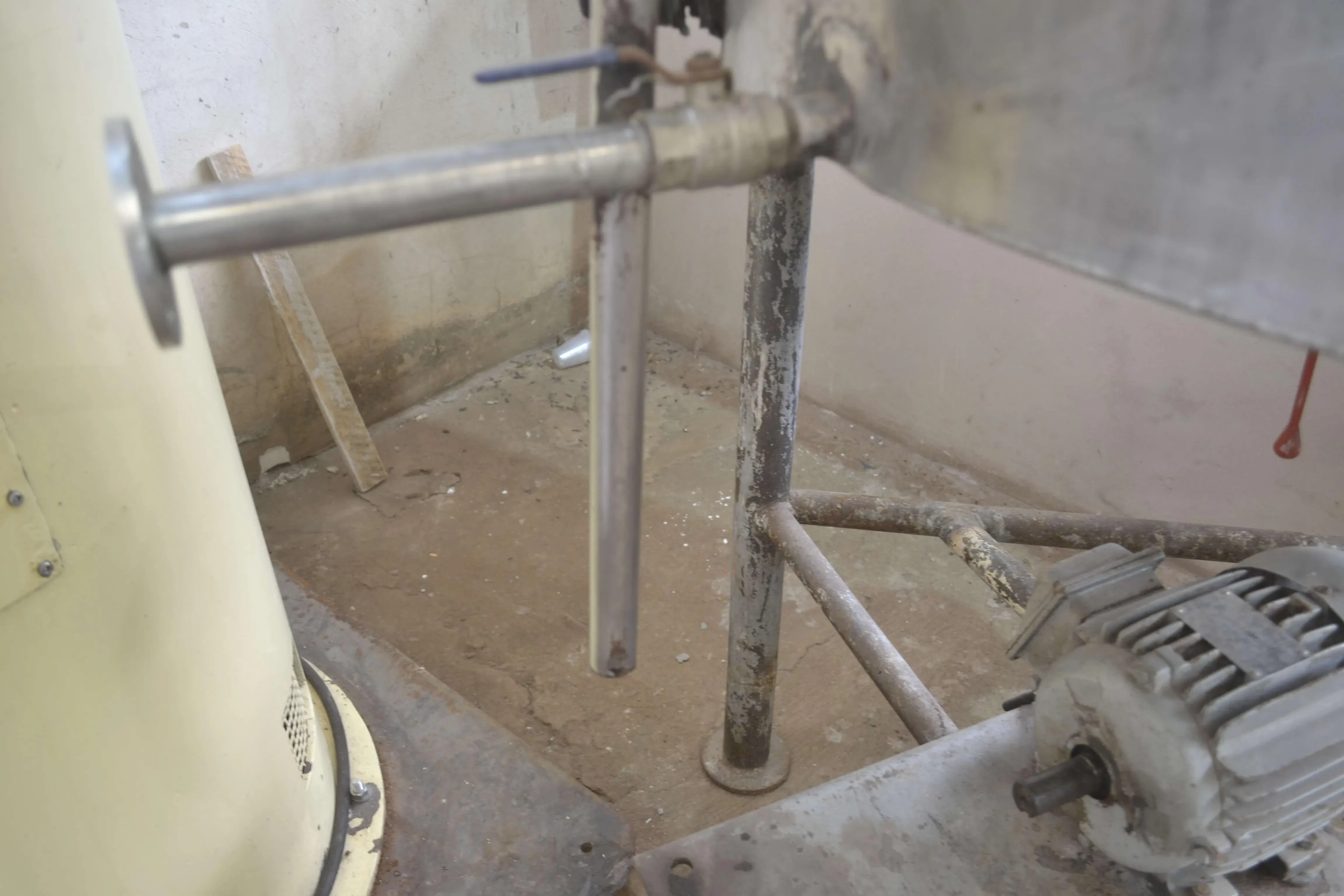 tanque-reservatorio-encamisado-em-aco-inox-capacidade-900-litros