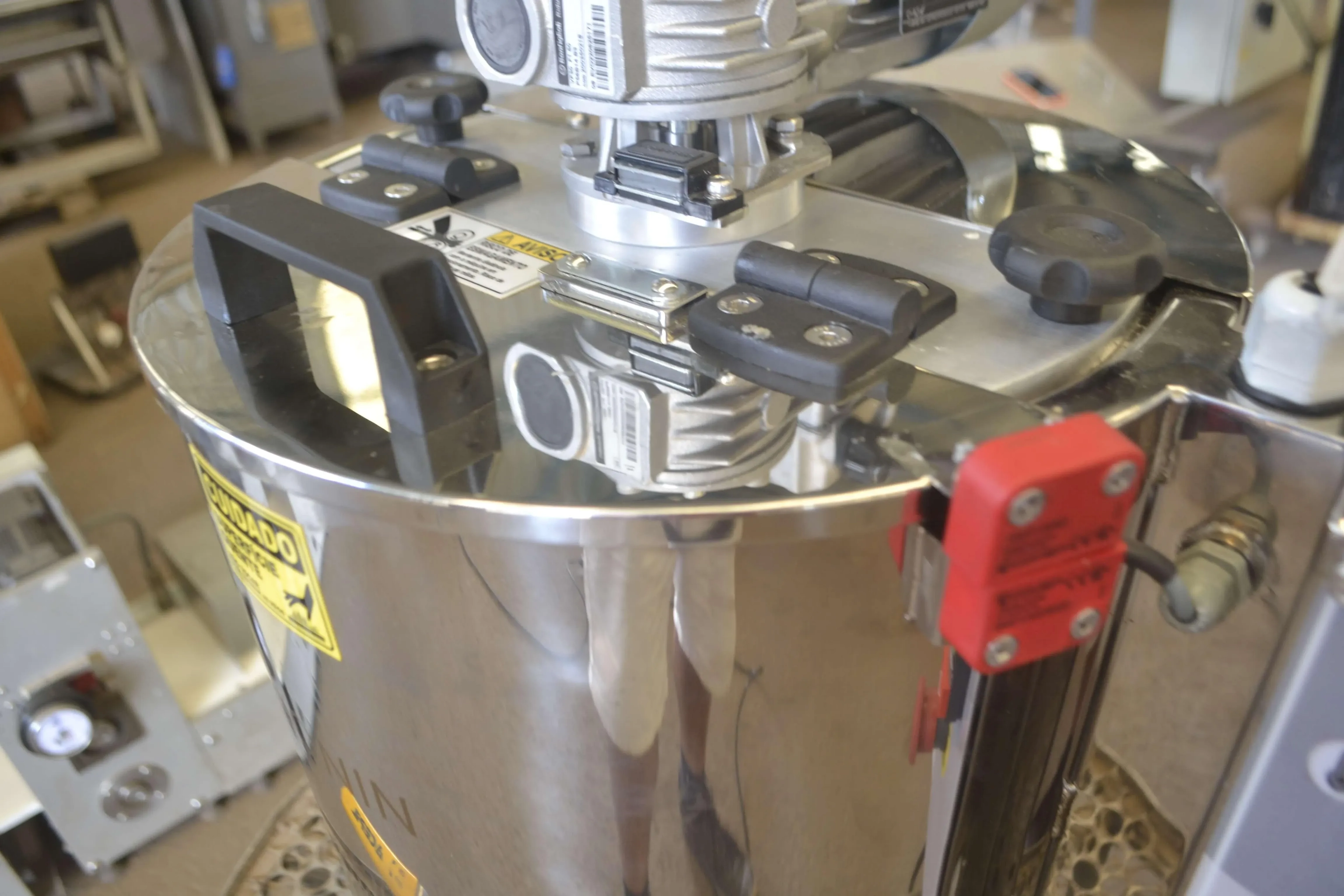 derretedeira-de-chocolate-marca-vonin-capacidade-30-kg