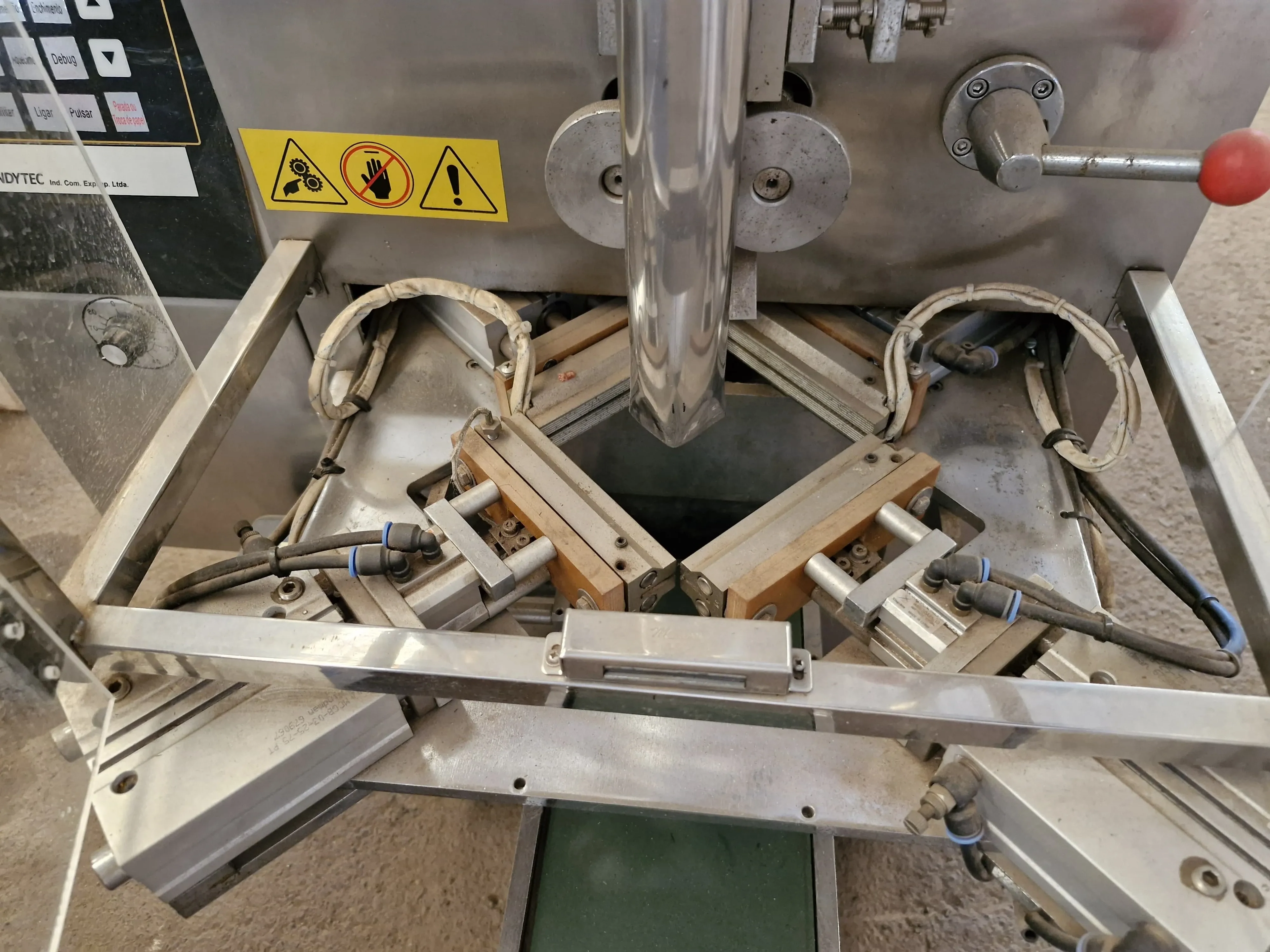 embaladora-vertical-para-graos-formato-piramidal