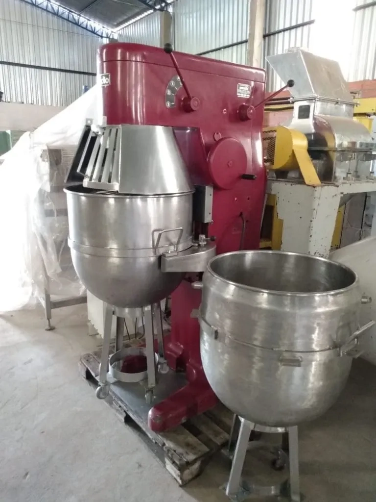 batedeira-planetaria-marca-amadio-modelo-130