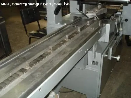 embaladora-flowpack-marca-cavana