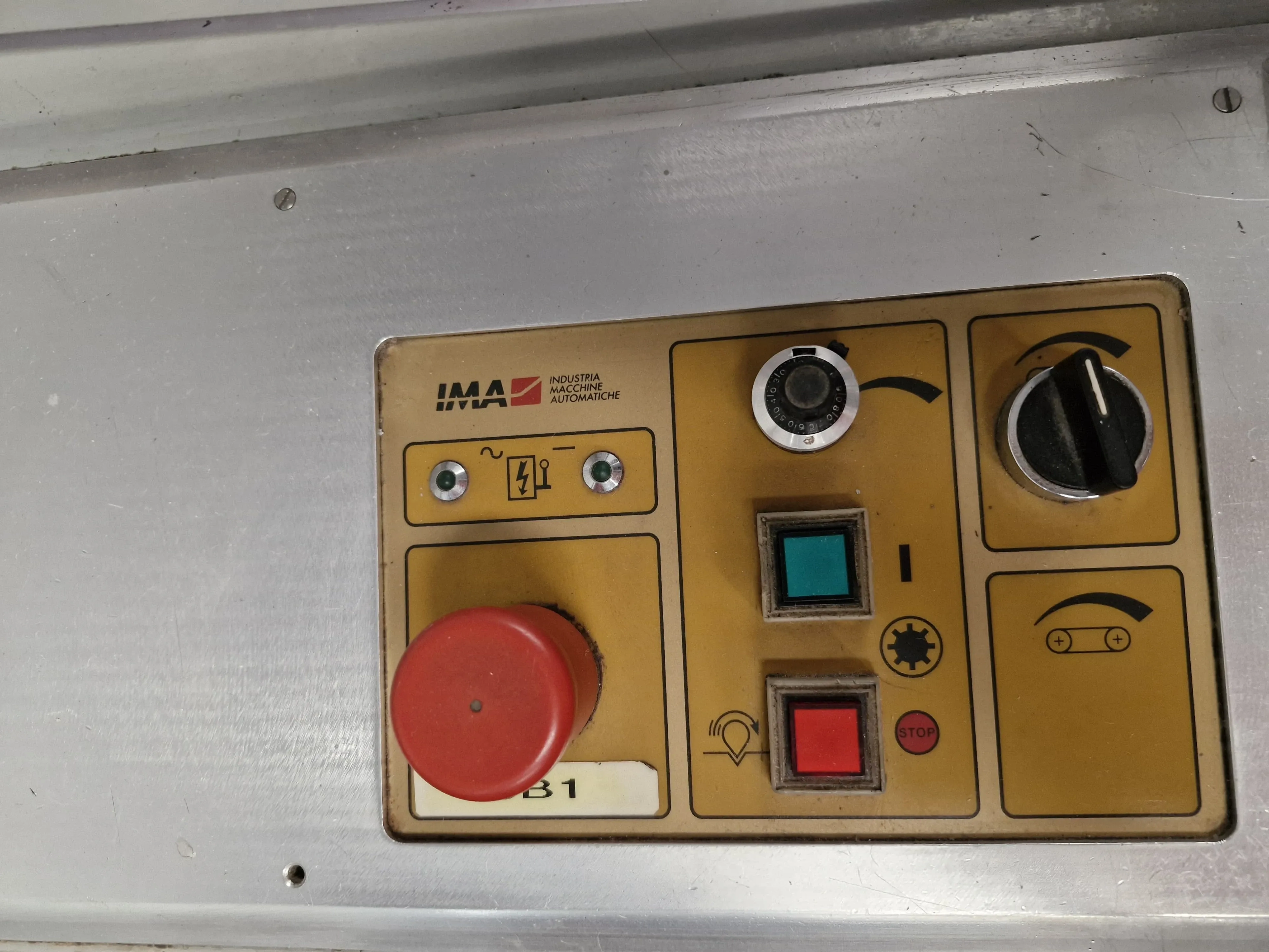 encartuchadeira-horizontal-automatica-para-frascos-plasticos-vidros-com-bula-marca-ima