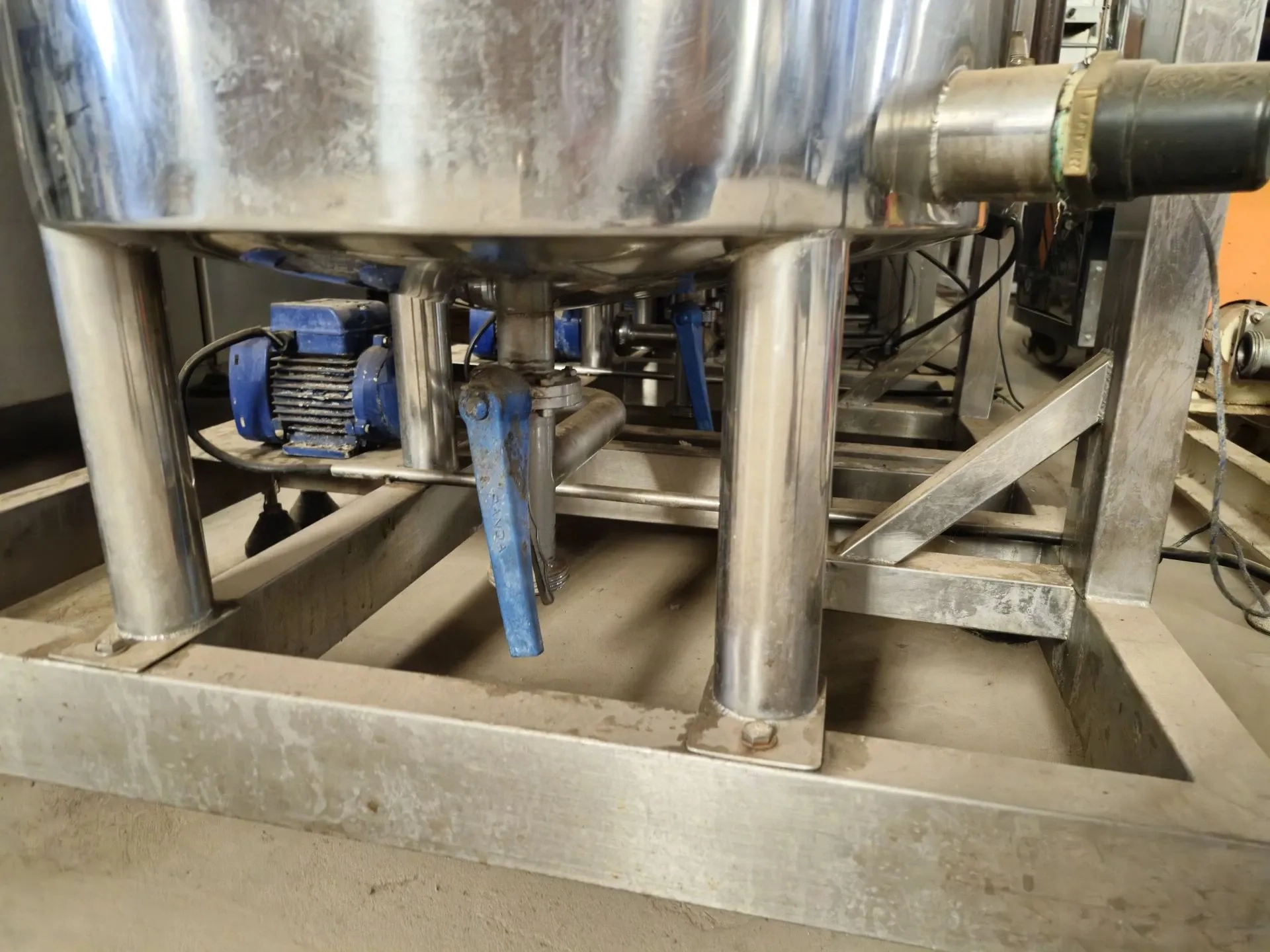 tanque-derretedor-encamisado-em-aco-inox-capacidade-90-litros