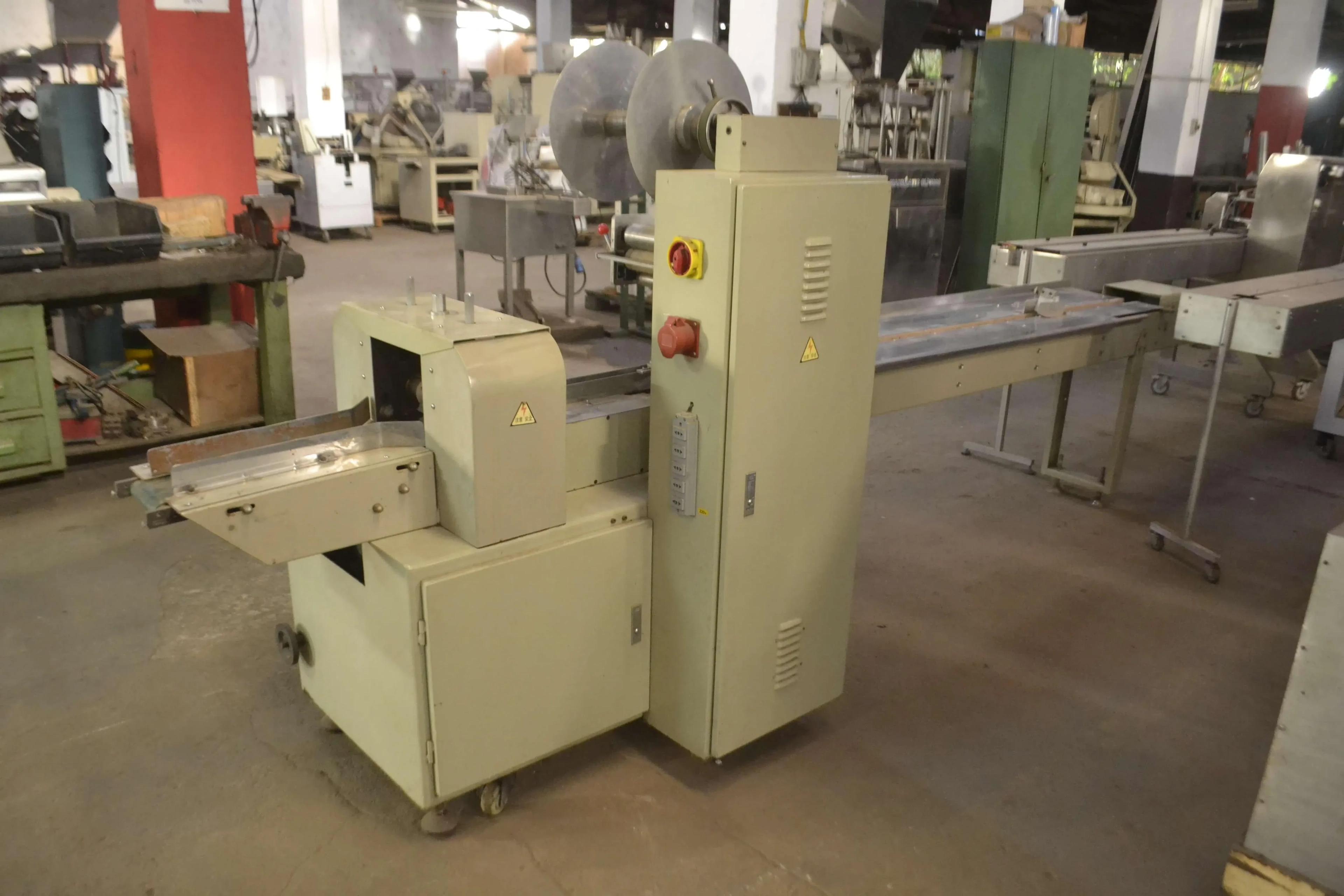 embaladora-flowpack-nanyang-food-modelo-dbz-280