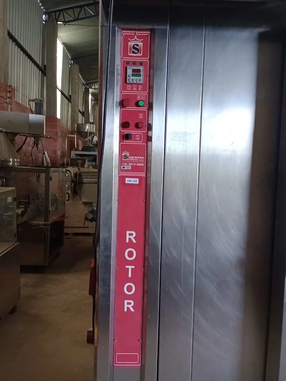 forno-rotativo-a-gas-em-inox-com-carrinho-duplo-marca-supremax